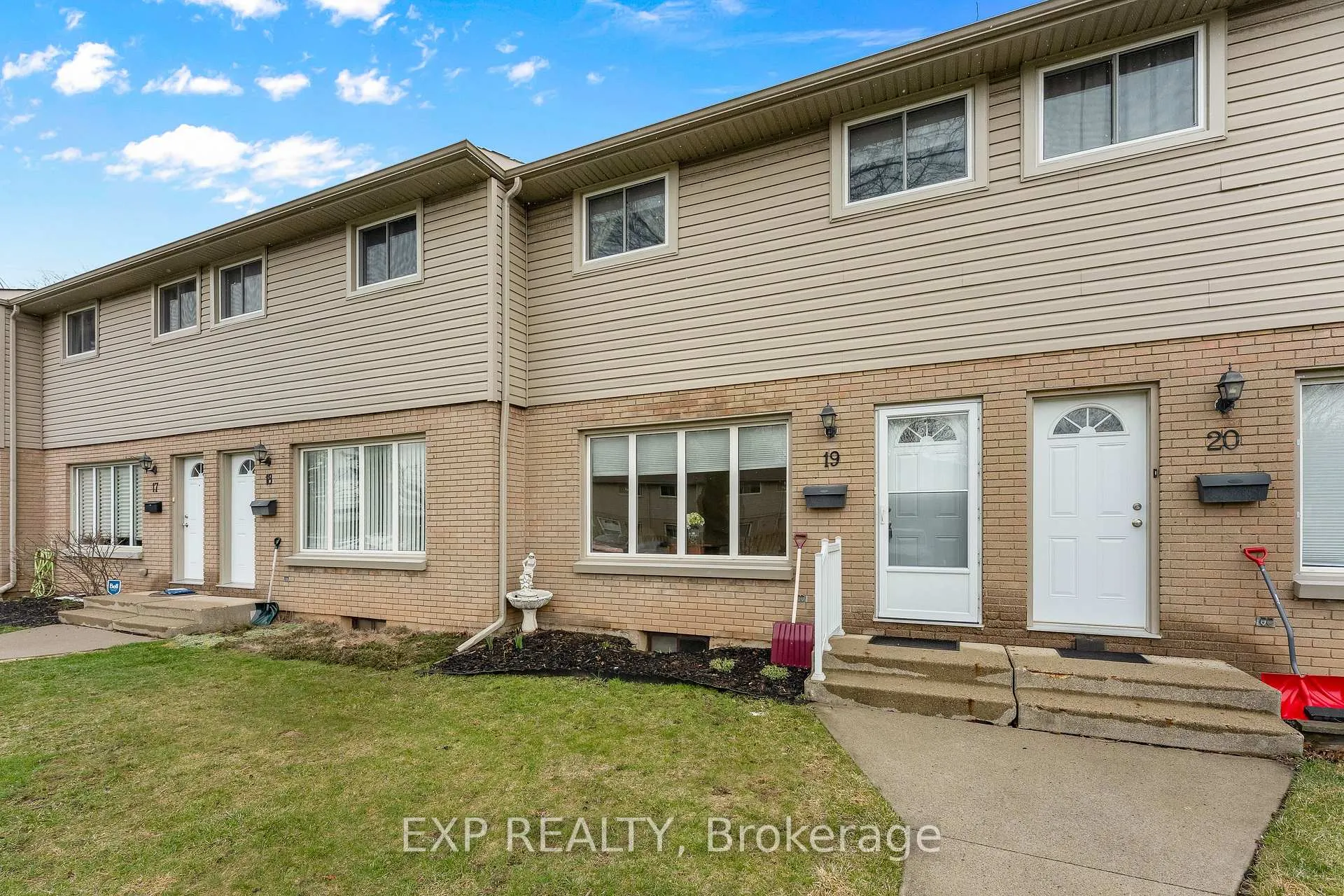Photo 1 of Unit 19, 4215 Meadowvale Drive, Niagara Falls, Morrison — HOMEH