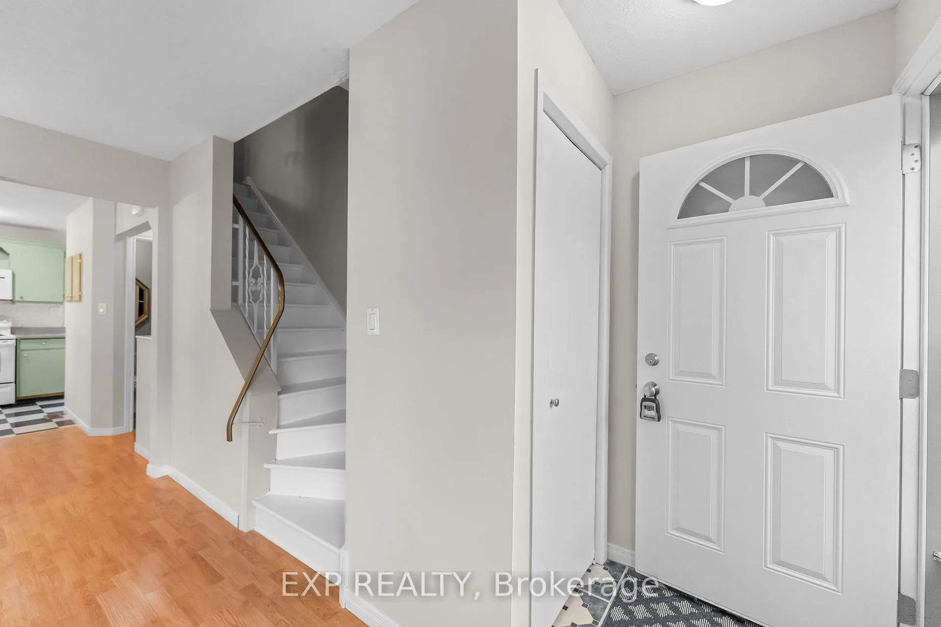 Photo 6 of Unit 19, 4215 Meadowvale Drive, Niagara Falls, Morrison — HOMEH