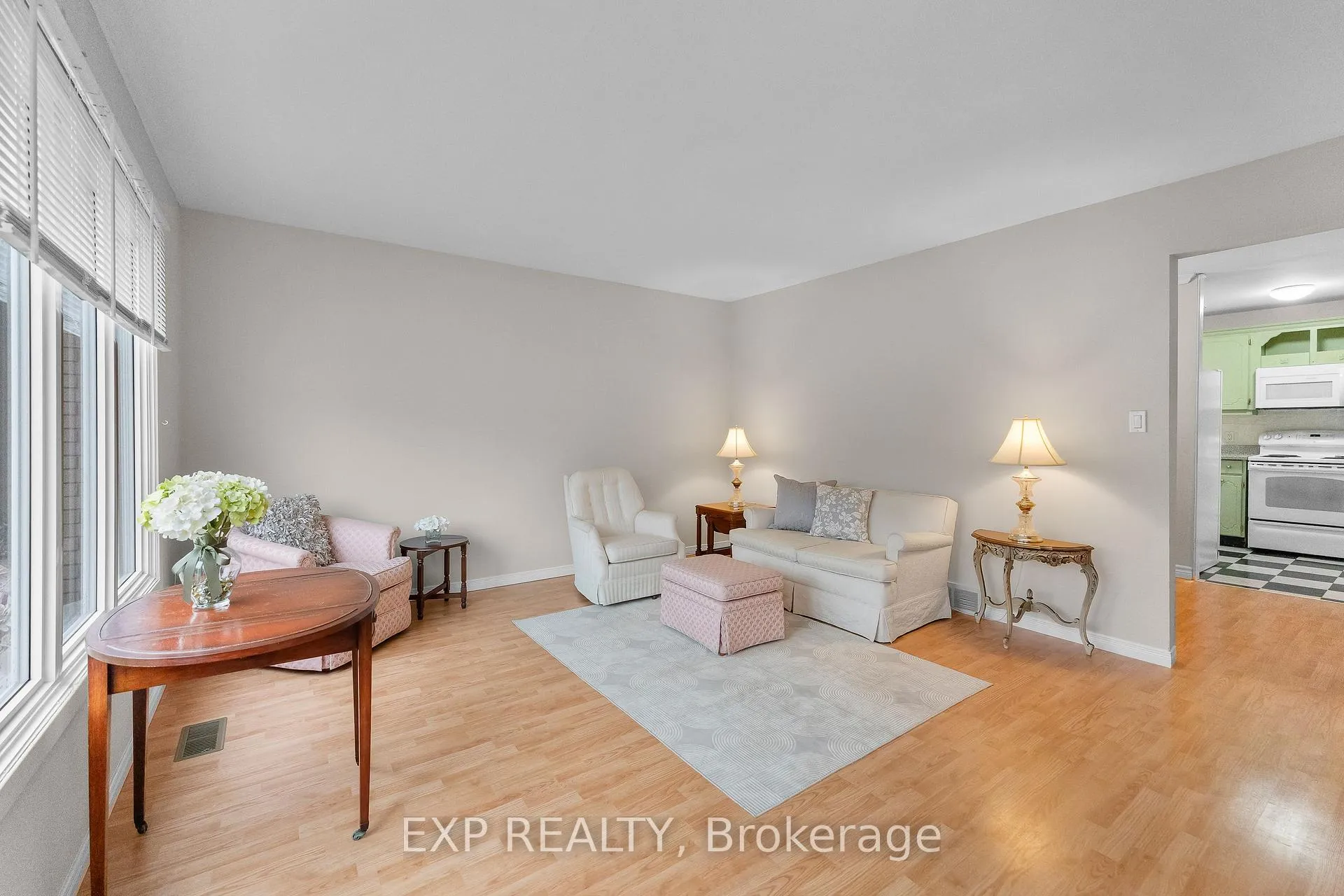 Photo 7 of Unit 19, 4215 Meadowvale Drive, Niagara Falls, Morrison — HOMEH