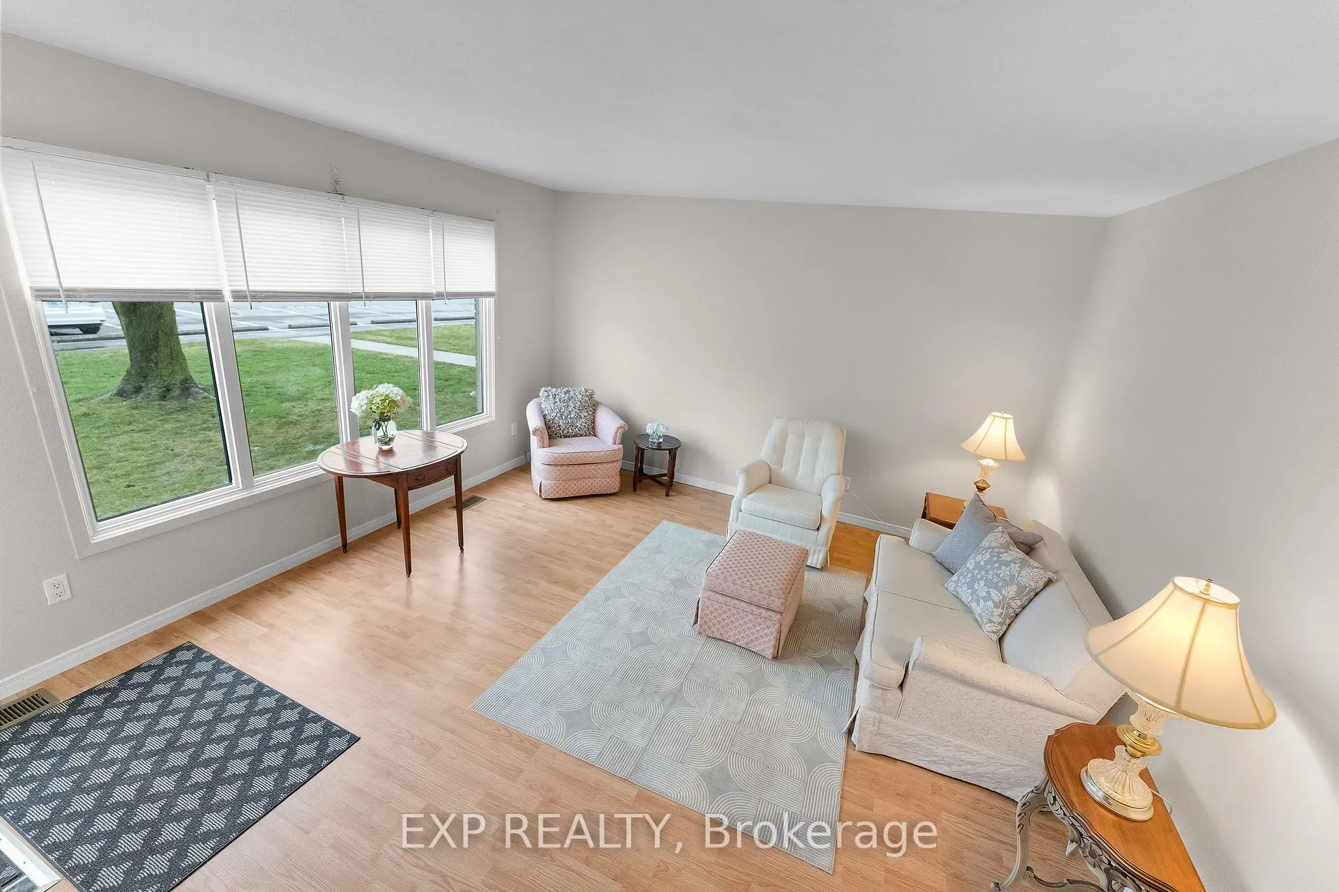 Photo 8 of Unit 19, 4215 Meadowvale Drive, Niagara Falls, Morrison — HOMEH