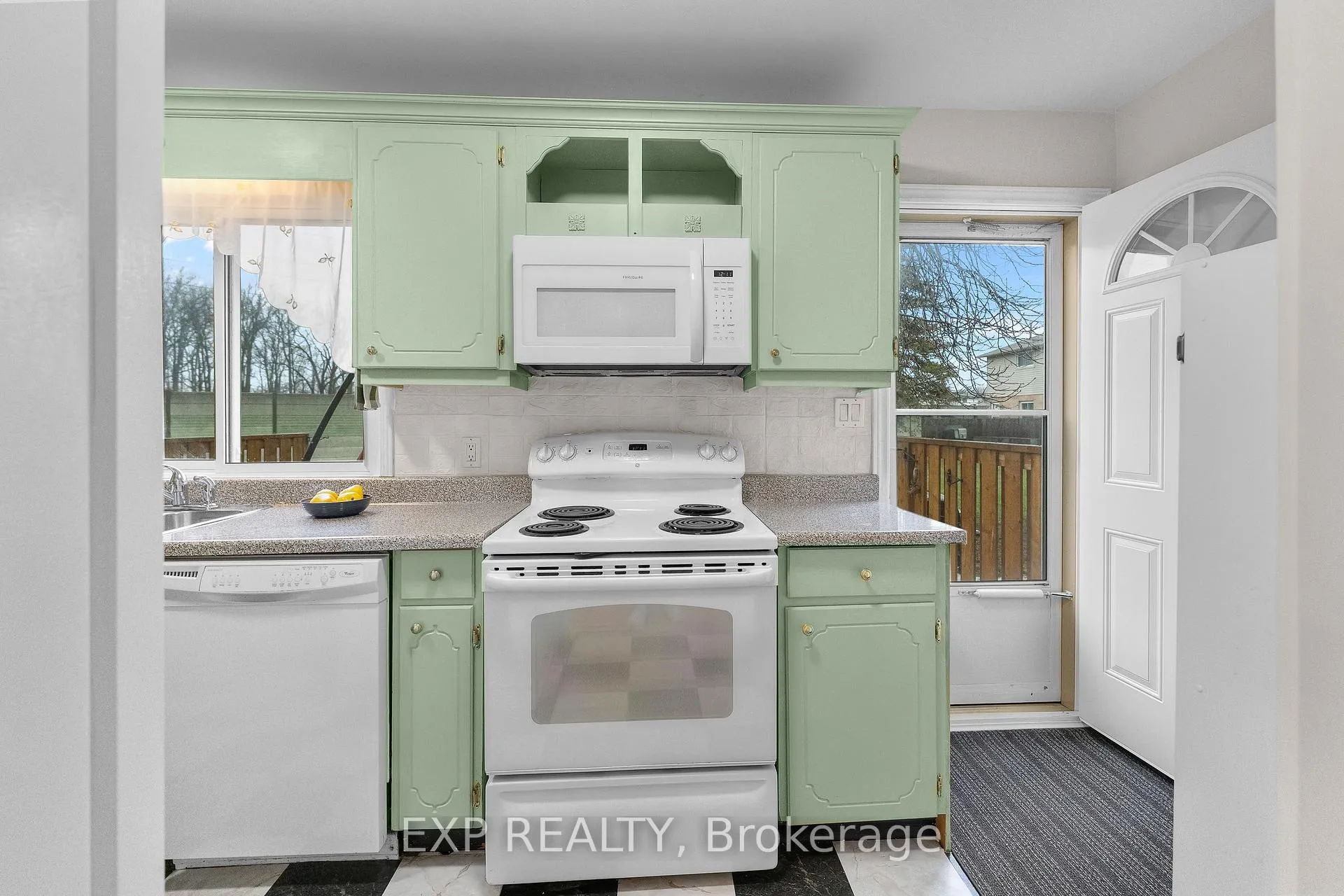 Photo 12 of Unit 19, 4215 Meadowvale Drive, Niagara Falls, Morrison — HOMEH