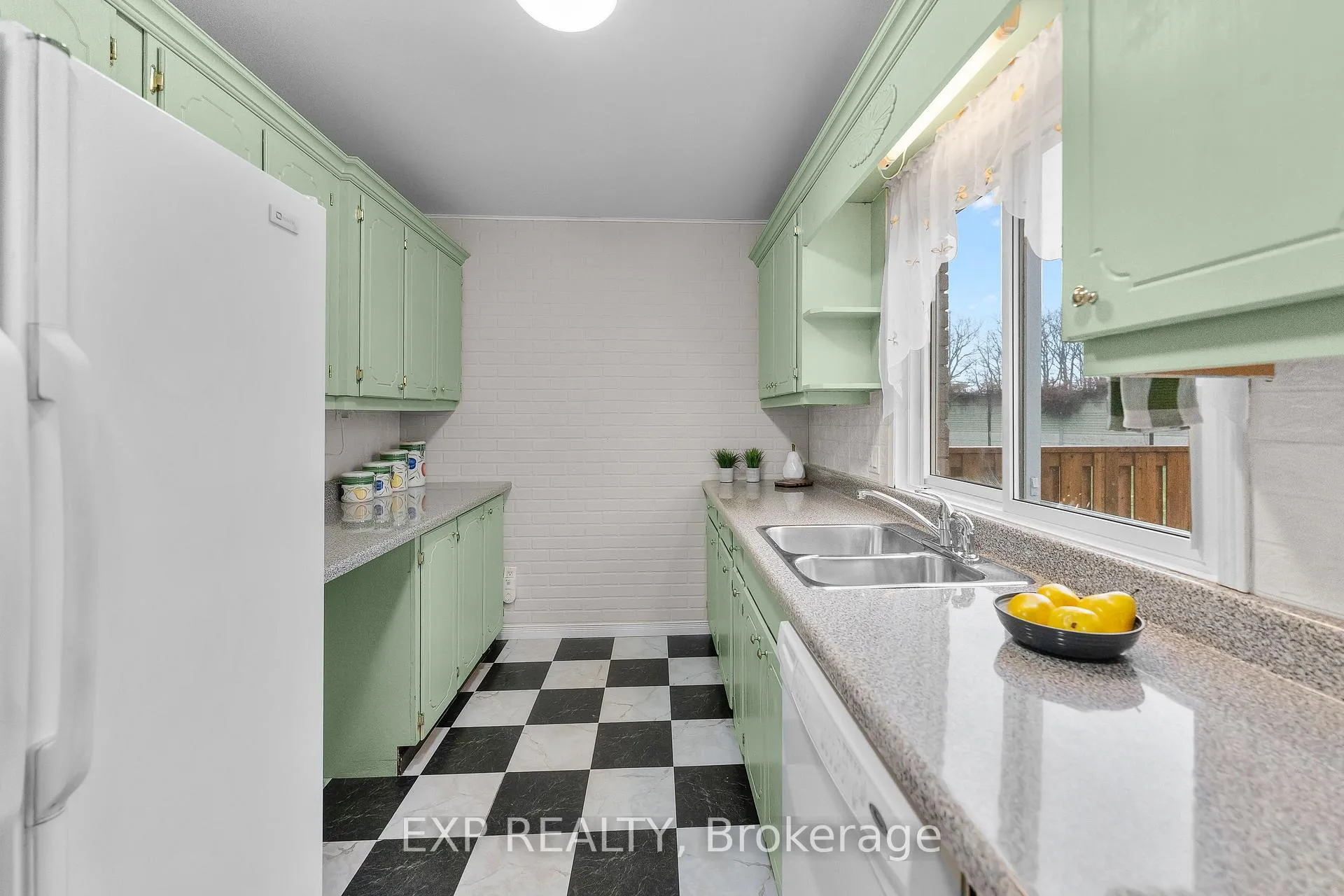 Photo 13 of Unit 19, 4215 Meadowvale Drive, Niagara Falls, Morrison — HOMEH