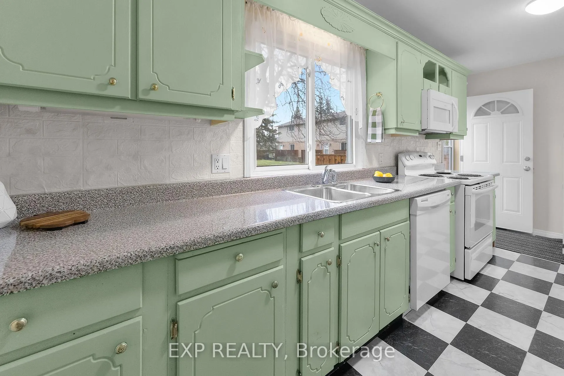 Photo 15 of Unit 19, 4215 Meadowvale Drive, Niagara Falls, Morrison — HOMEH