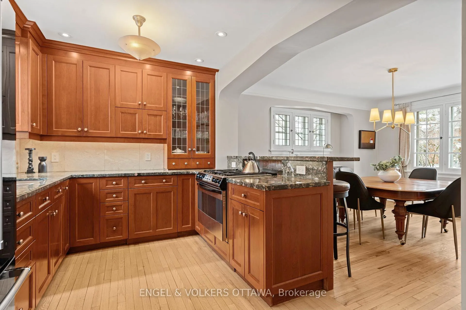 Photo 15 of 96 Helena Street, Ottawa, Ottawa West — HOMEH