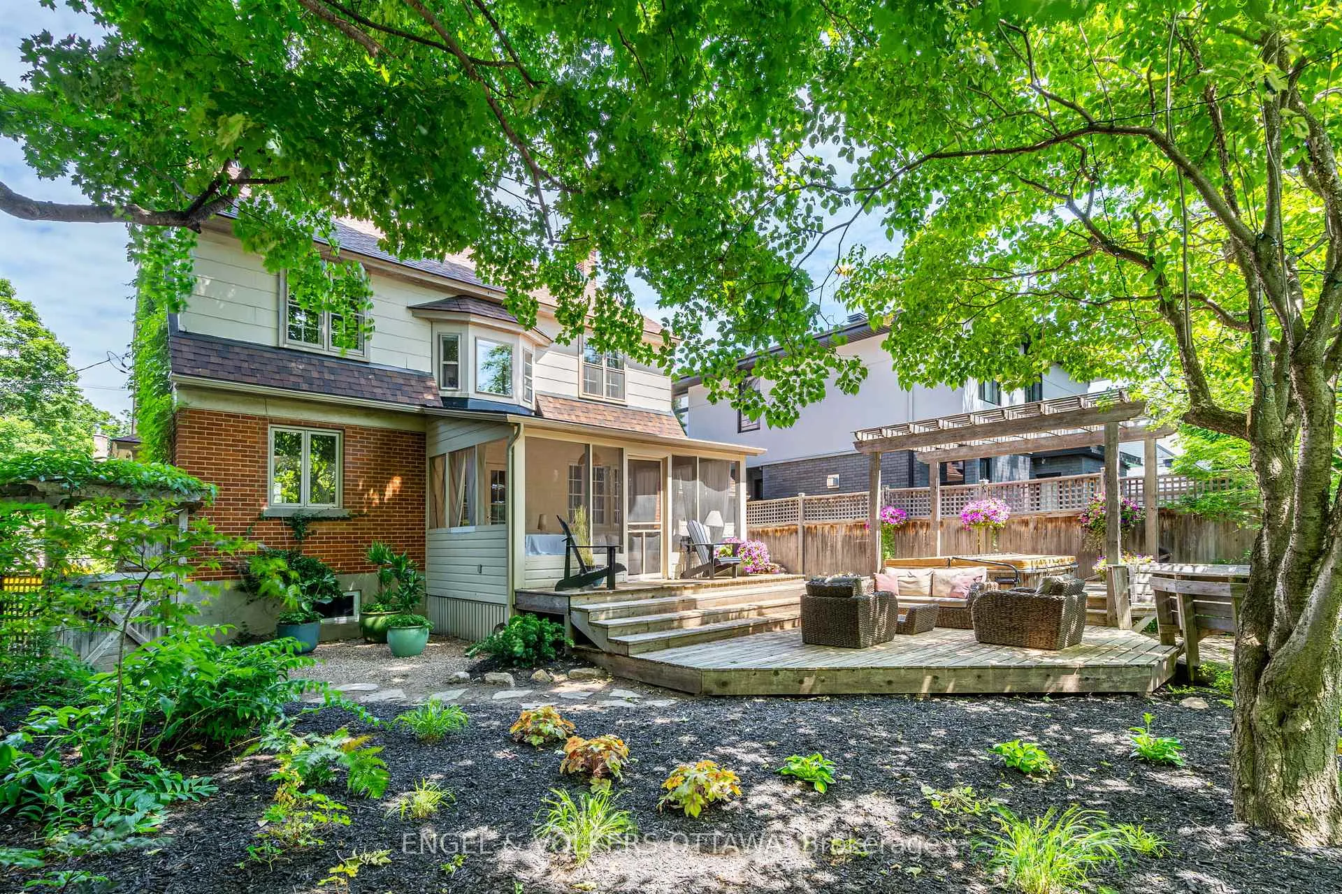 Photo 36 of 96 Helena Street, Ottawa, Ottawa West — HOMEH
