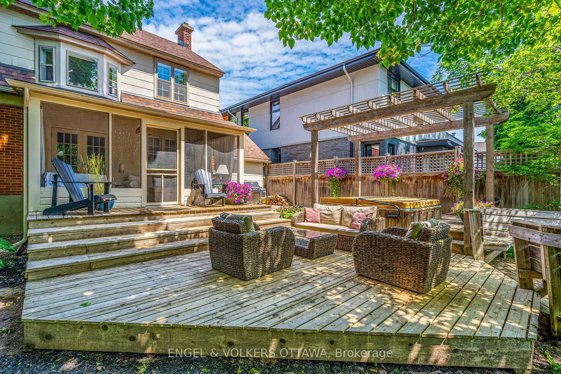 Photo 37 of 96 Helena Street, Ottawa, Ottawa West — HOMEH