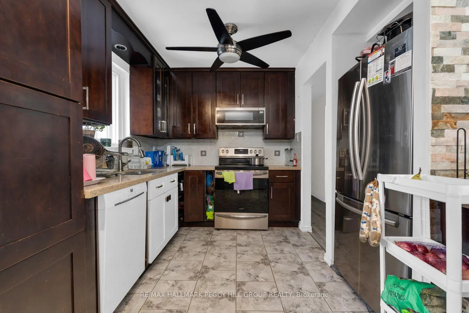 Photo 6 of Unit Upper, 53 Sanford Street, Barrie, Sanford — HOMEH