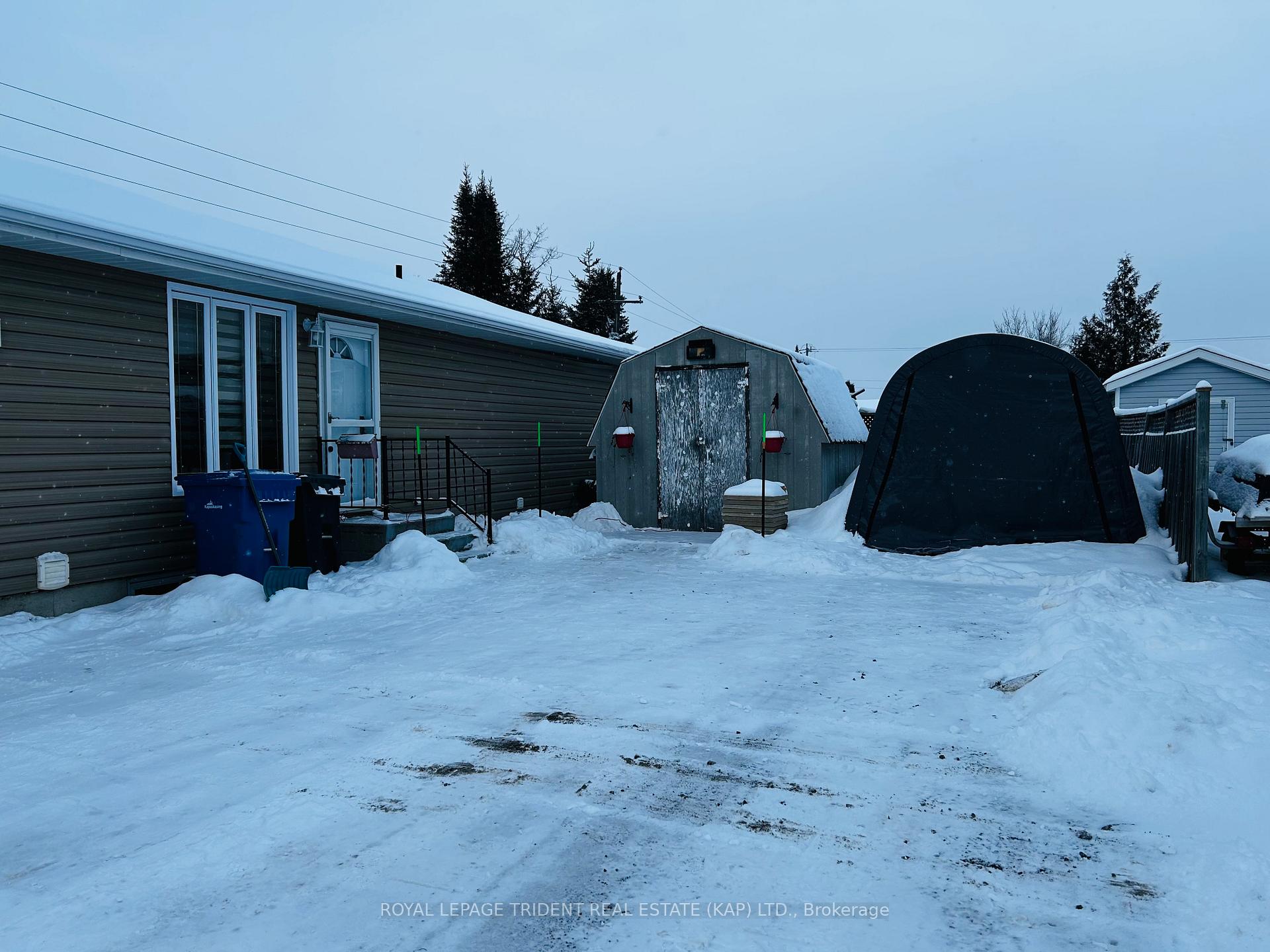 Photo 3 of 32 Downs Avenue, Kapuskasing — HOMEH