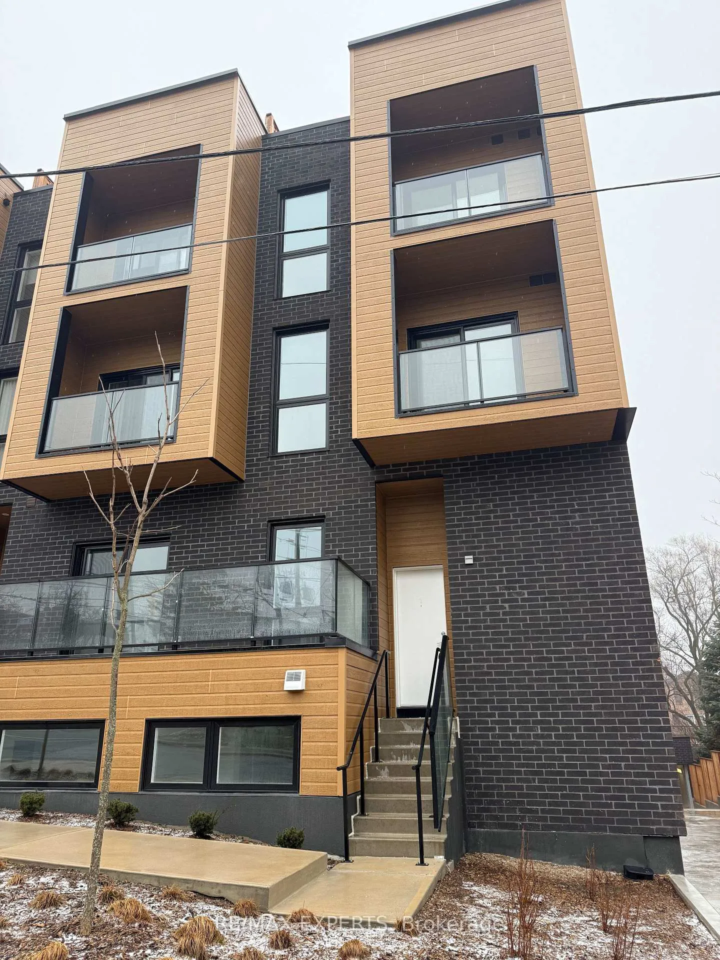 Photo 1 of Unit 1, 35 Birchcliff Avenue, Scarborough, Birchcliffe-Cliffside — HOMEH