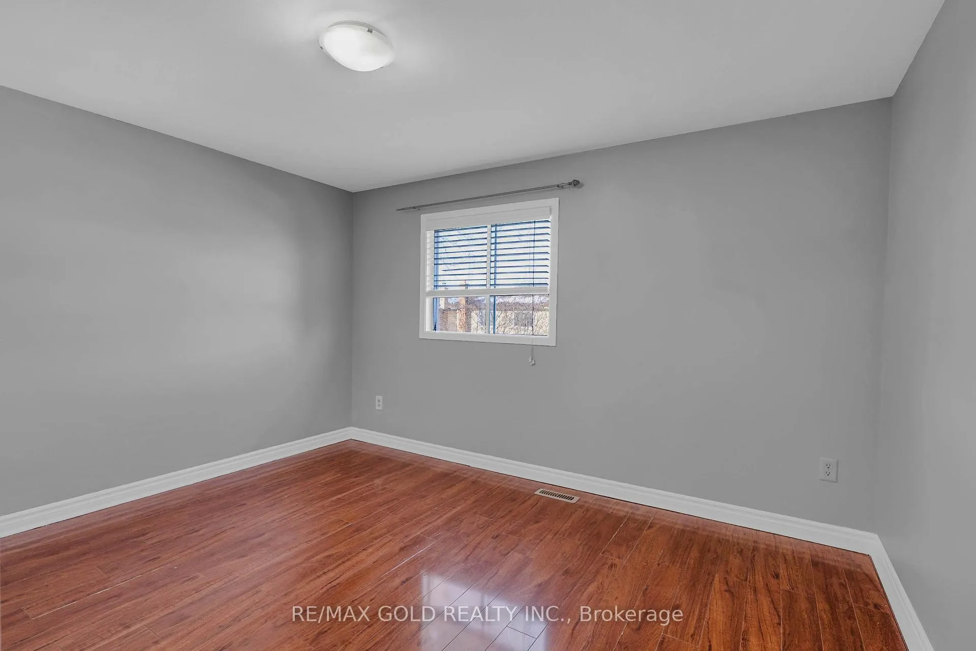 Photo 19 of 74 Radford Drive, Brampton, Brampton North — HOMEH