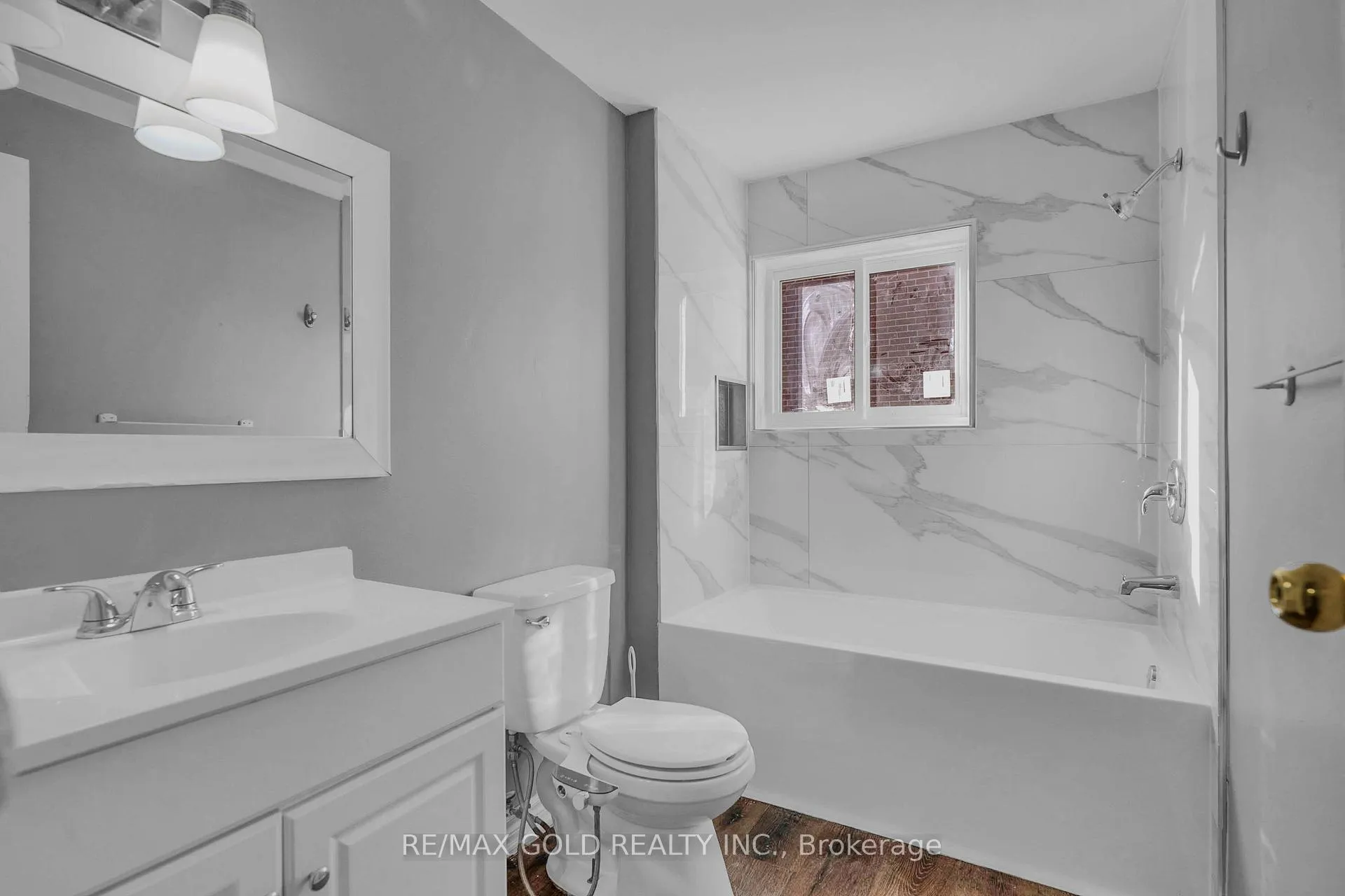 Photo 34 of 74 Radford Drive, Brampton, Brampton North — HOMEH
