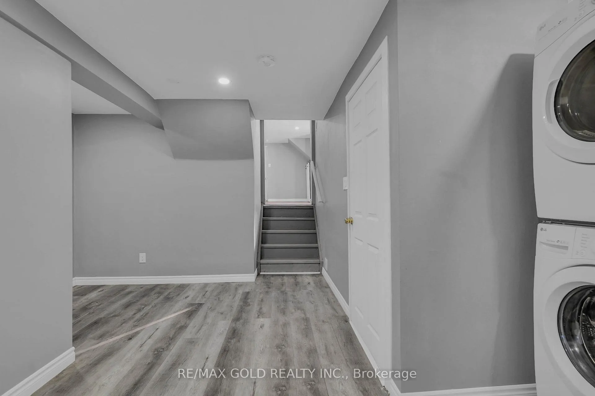 Photo 40 of 74 Radford Drive, Brampton, Brampton North — HOMEH