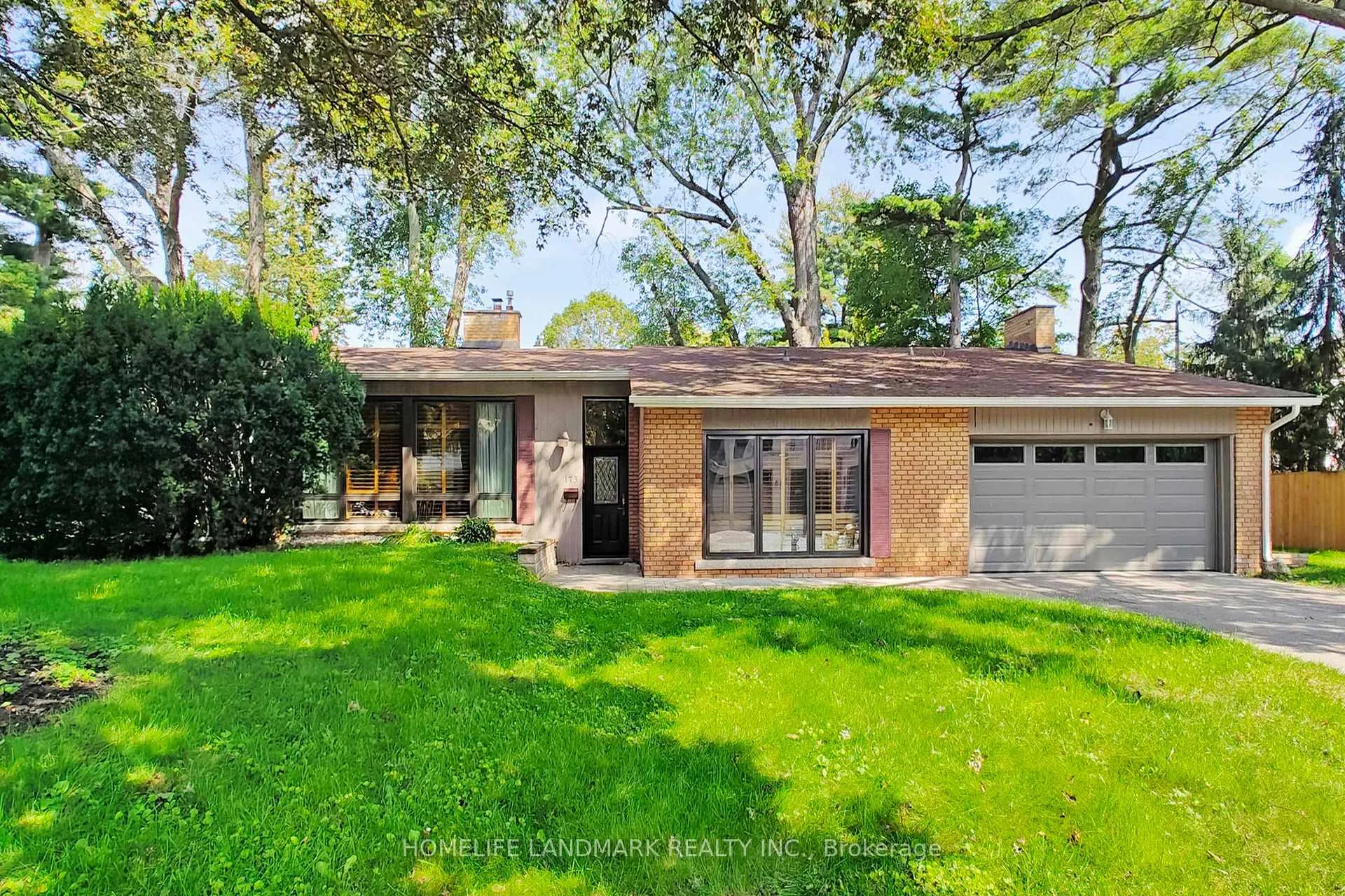Front of 173 Dunwoody Drive