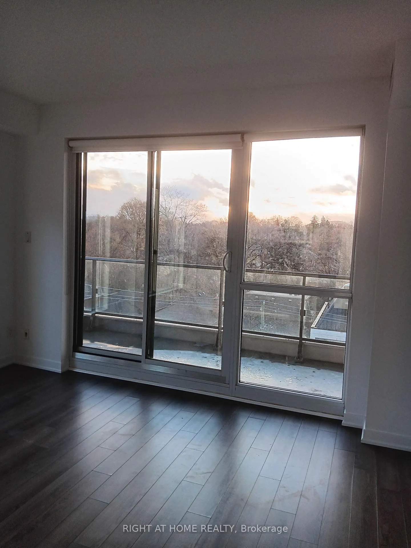 Photo 3 of Unit 607, 60 Berwick Avenue, Toronto, Yonge-Eglinton — HOMEH