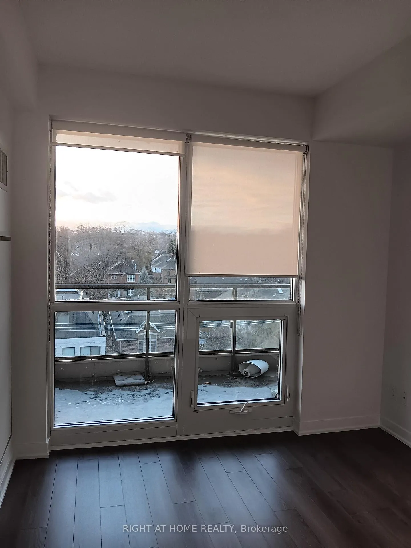 Photo 6 of Unit 607, 60 Berwick Avenue, Toronto, Yonge-Eglinton — HOMEH