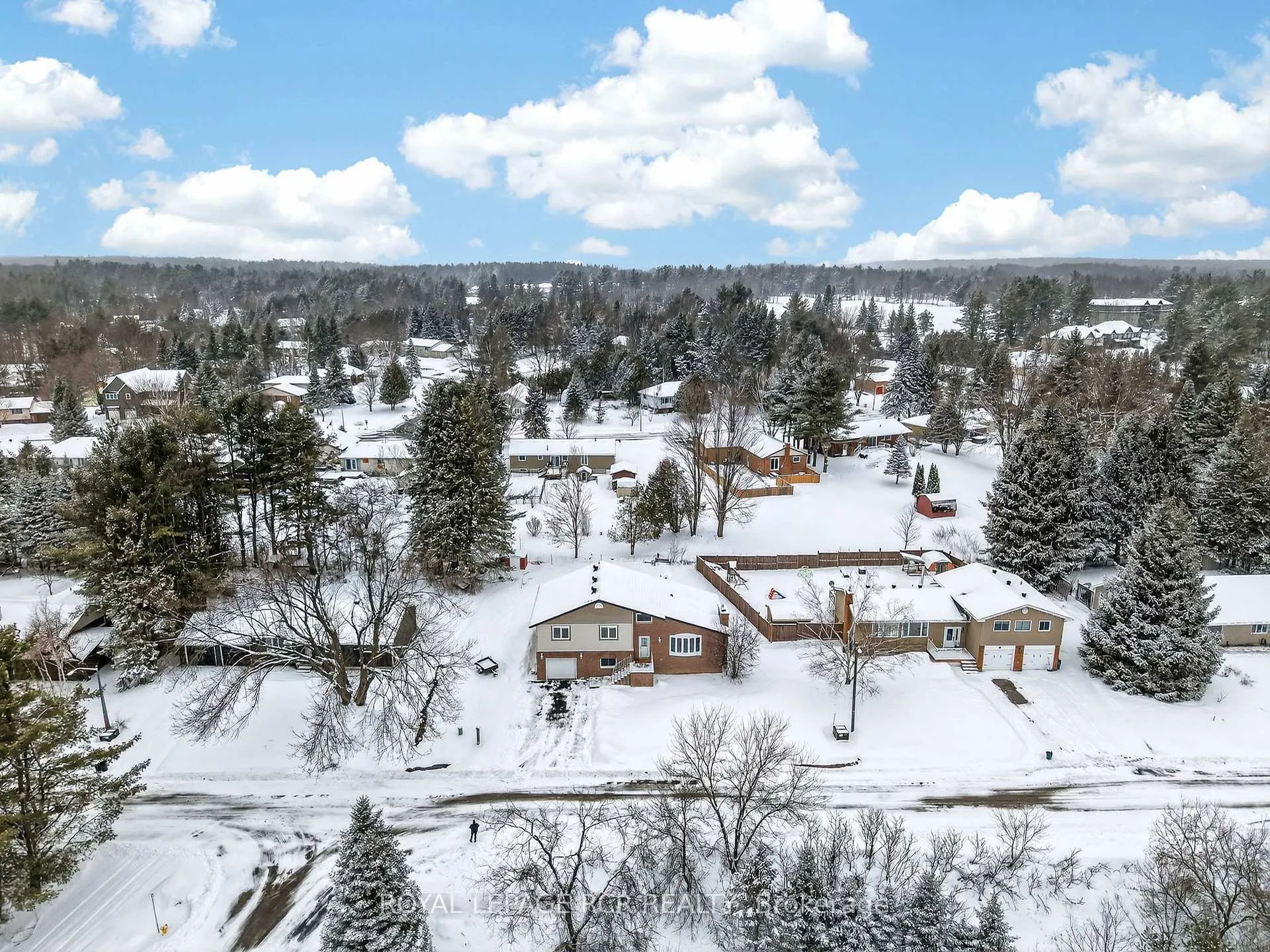 Photo 1 of 18 Westvale Drive, Bracebridge, Monck (Bracebridge) — HOMEH