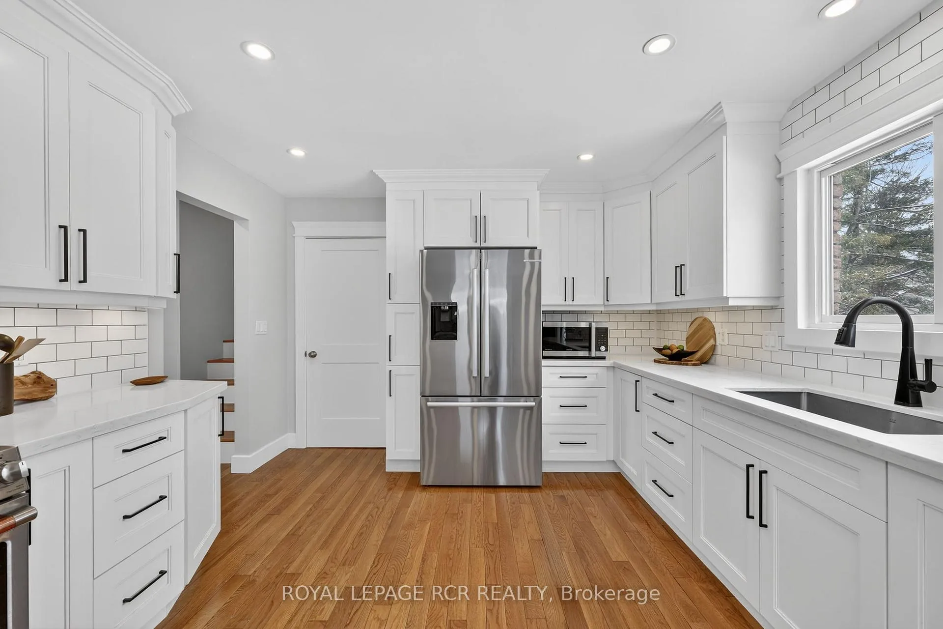Photo 2 of 18 Westvale Drive, Bracebridge, Monck (Bracebridge) — HOMEH