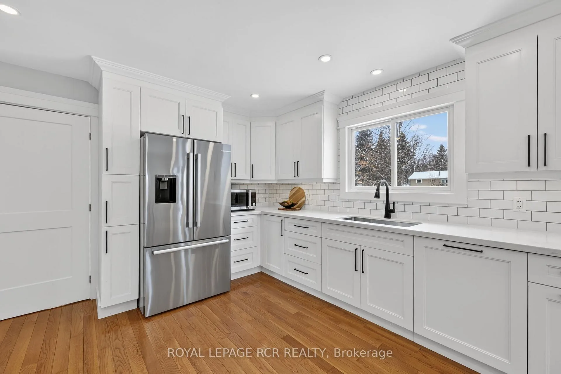 Photo 4 of 18 Westvale Drive, Bracebridge, Monck (Bracebridge) — HOMEH