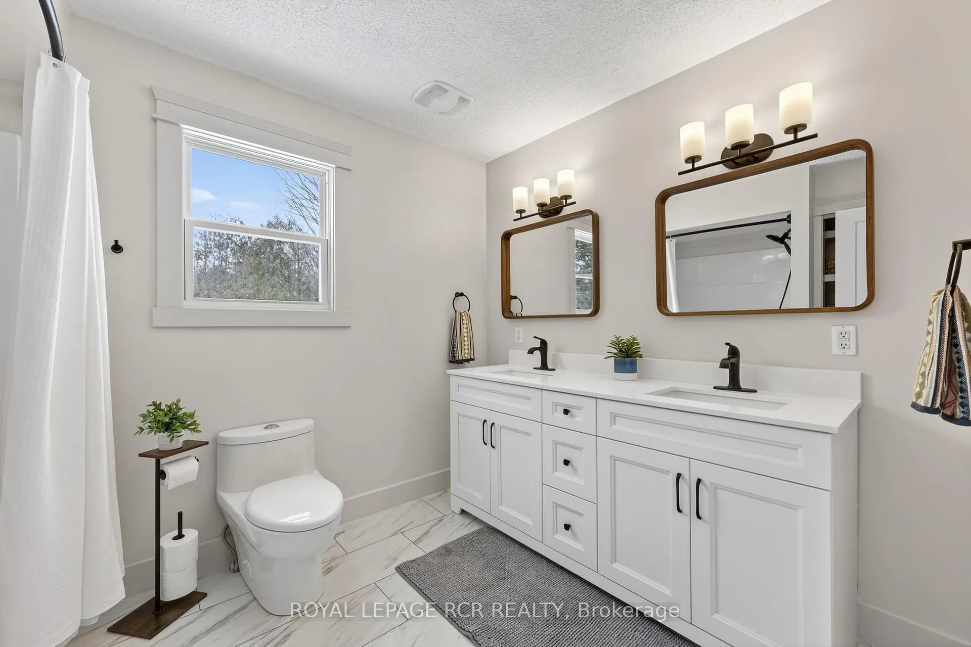Photo 14 of 18 Westvale Drive, Bracebridge, Monck (Bracebridge) — HOMEH