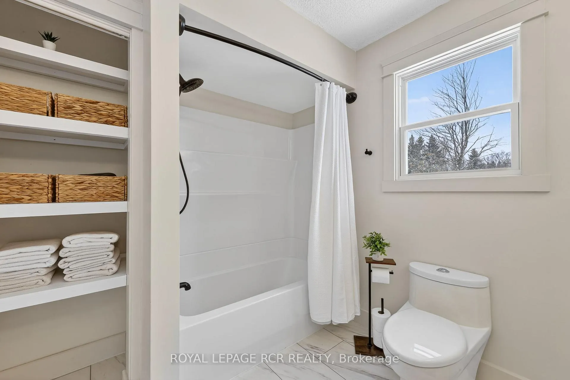 Photo 15 of 18 Westvale Drive, Bracebridge, Monck (Bracebridge) — HOMEH