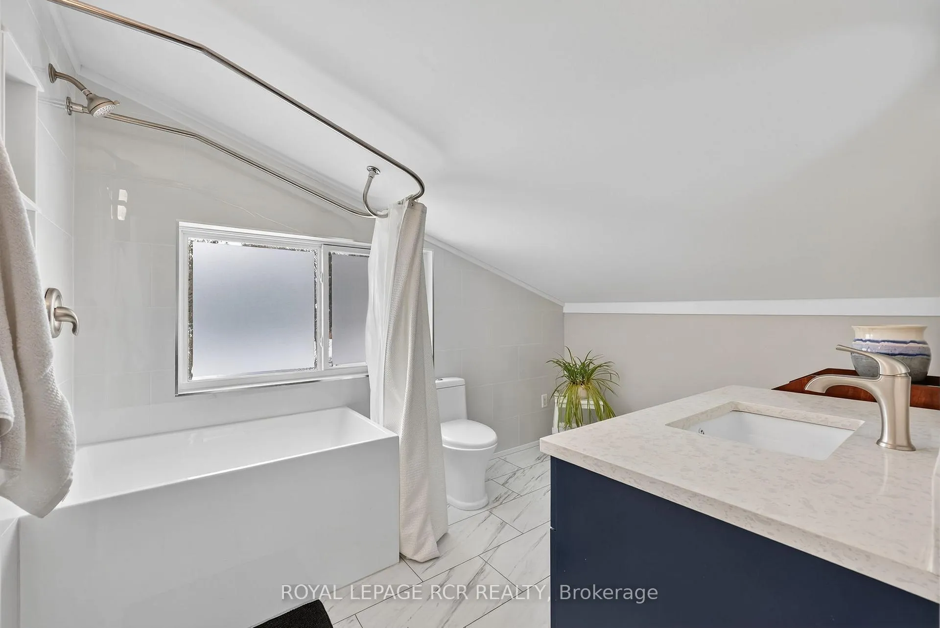 Photo 19 of 18 Westvale Drive, Bracebridge, Monck (Bracebridge) — HOMEH