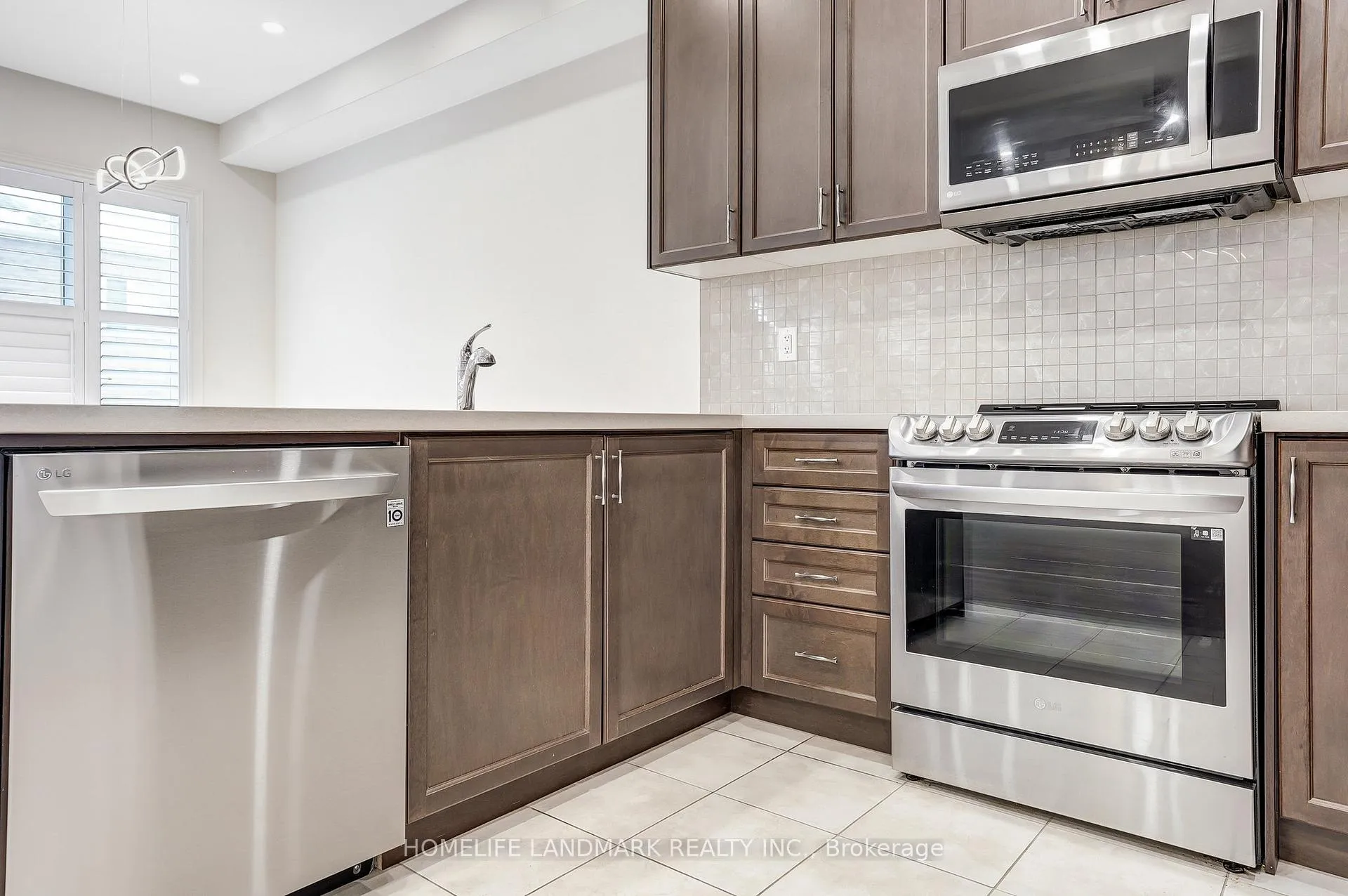 Photo 10 of 116 Skinner Road, Hamilton, Waterdown — HOMEH