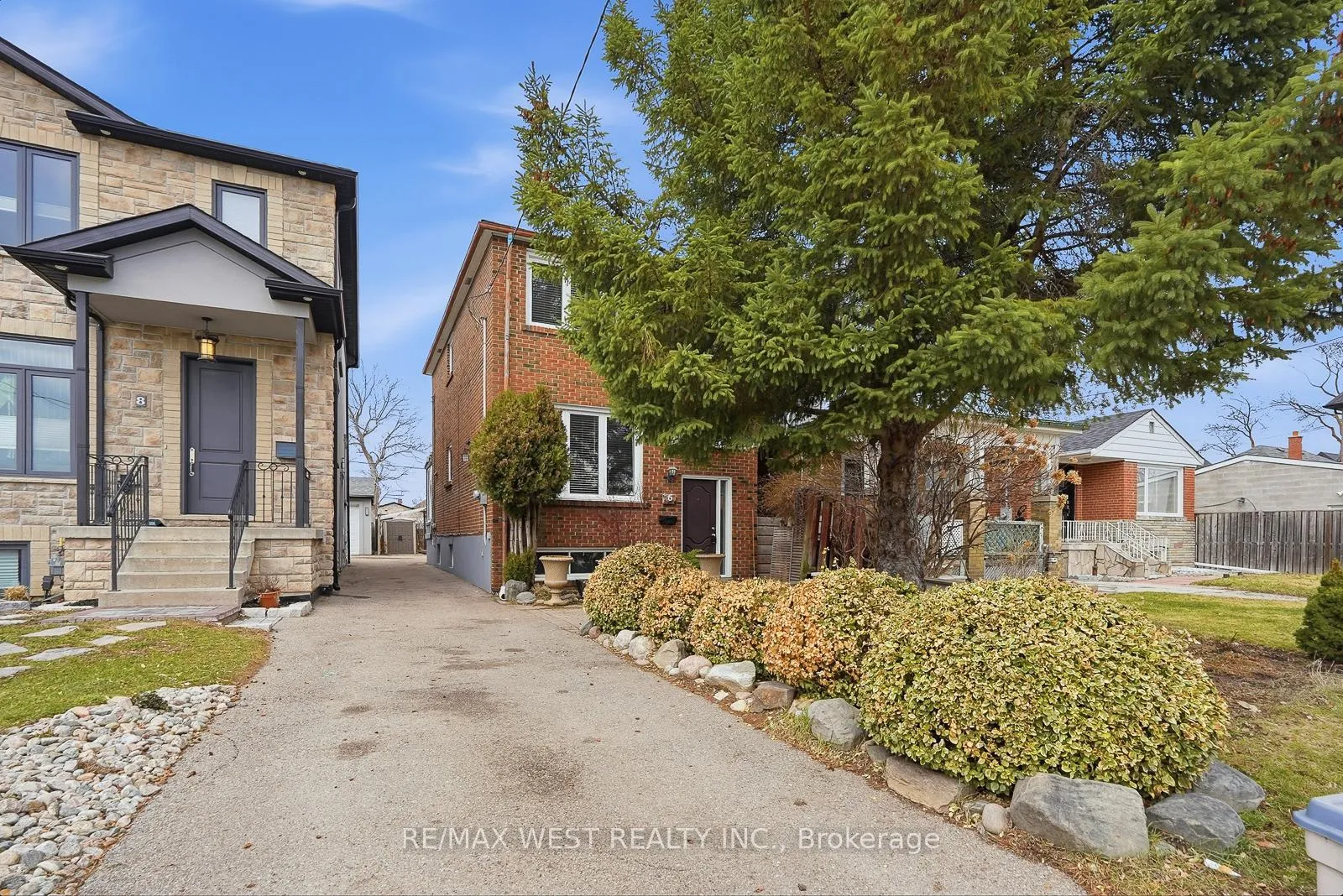 Photo 2 of Unit Basement, 6 Marshall Boulevard, Toronto, Rockcliffe-Smythe — HOMEH