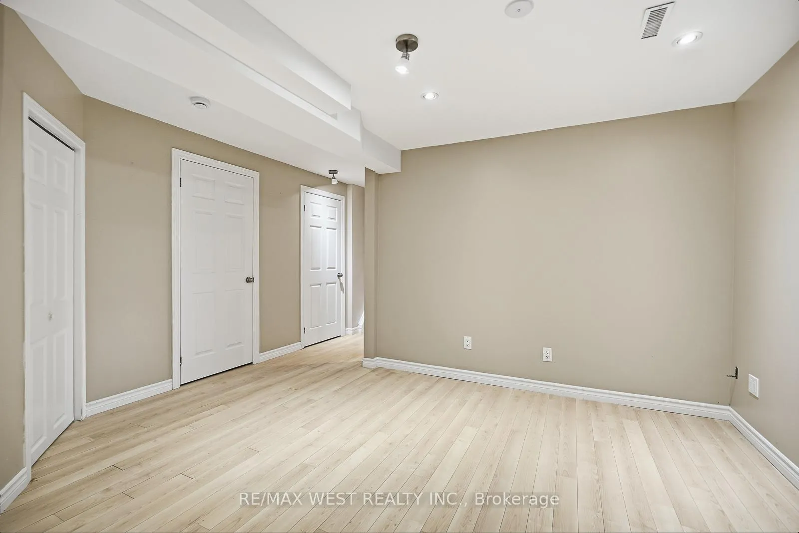 Photo 13 of Unit Basement, 6 Marshall Boulevard, Toronto, Rockcliffe-Smythe — HOMEH