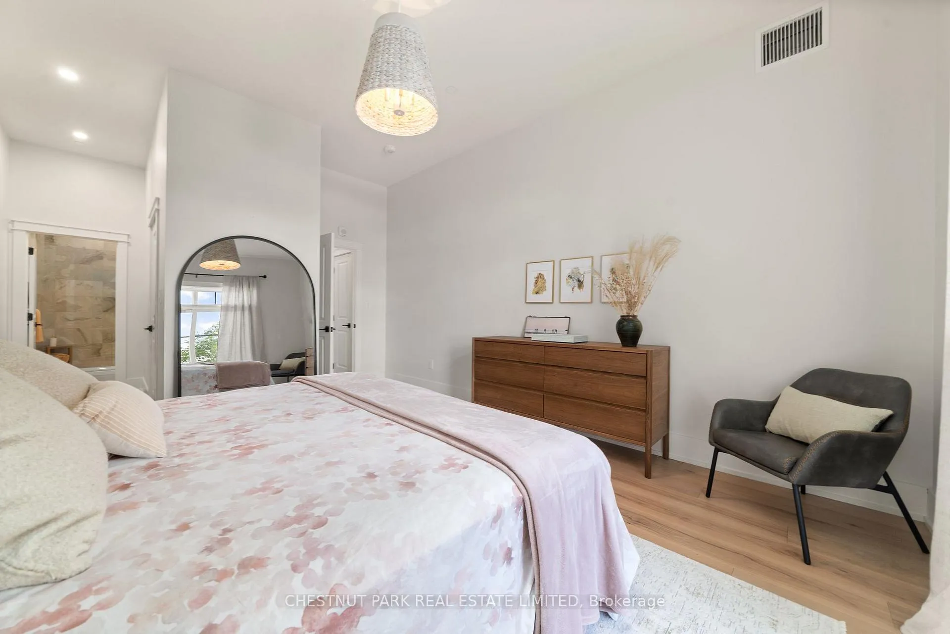Photo 31 of Unit 102, 17 Cleave Avenue, Prince Edward County, Picton Ward — HOMEH