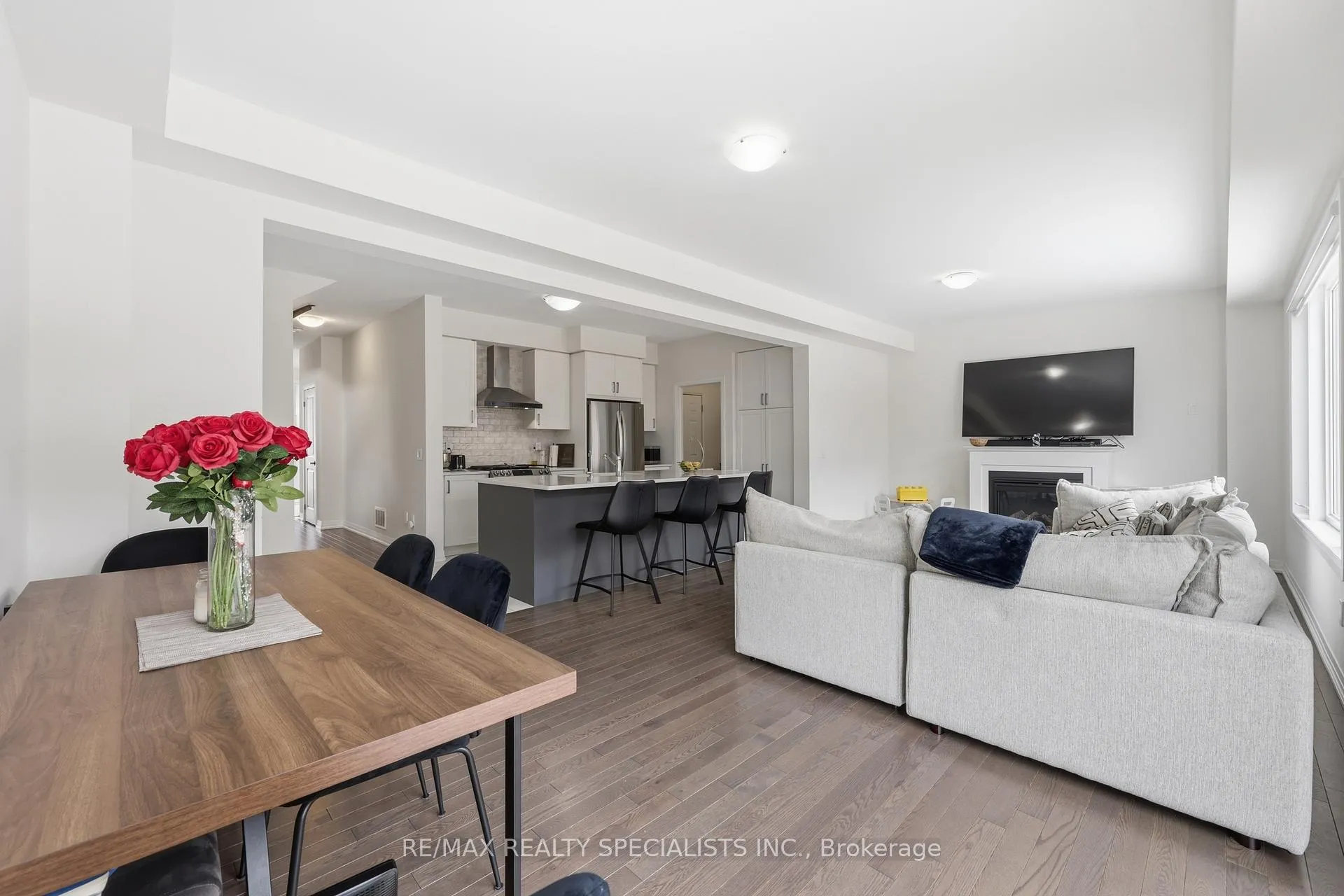 Photo 7 of 72 Yale Drive, Hamilton, Mount Hope — HOMEH
