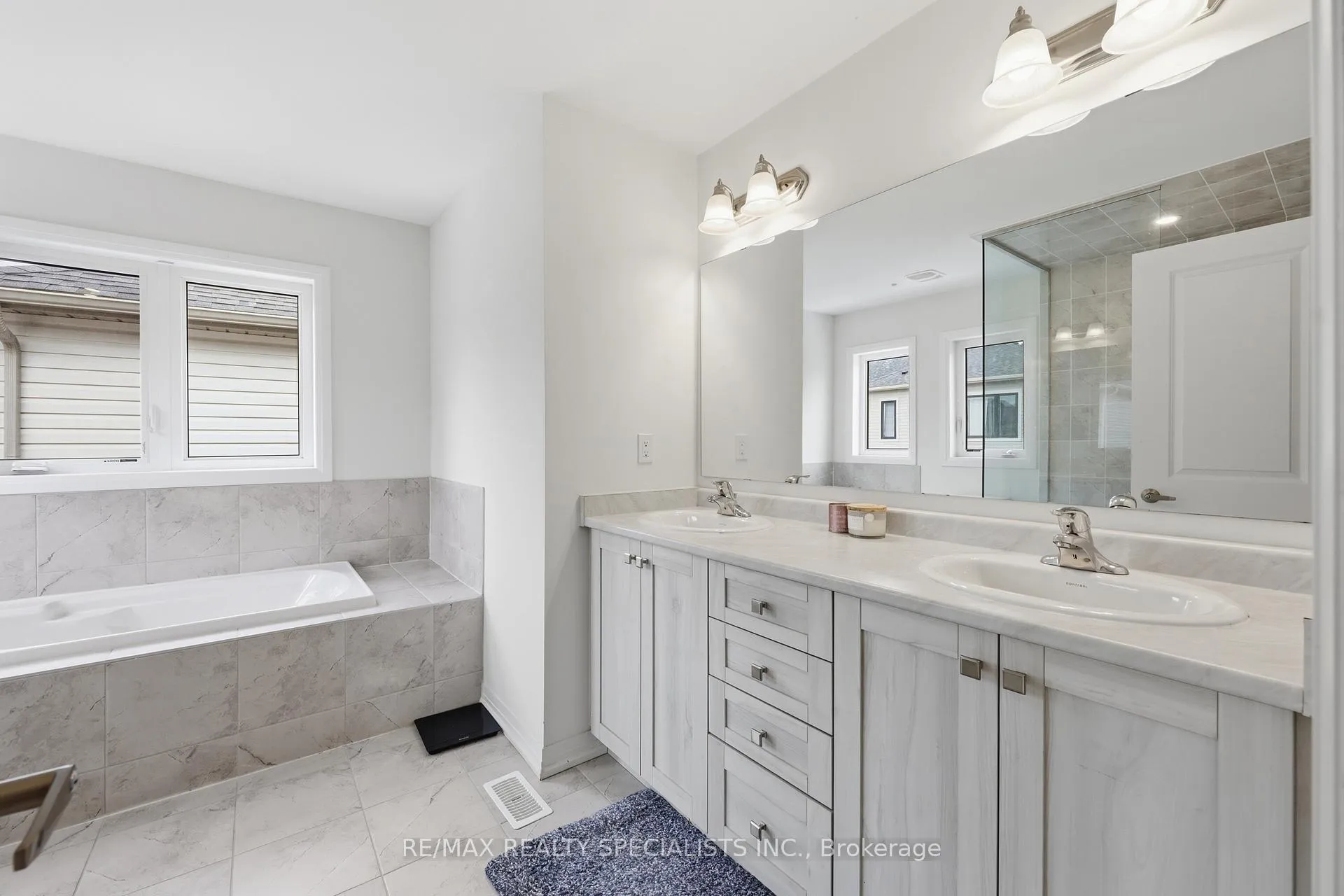 Photo 21 of 72 Yale Drive, Hamilton, Mount Hope — HOMEH