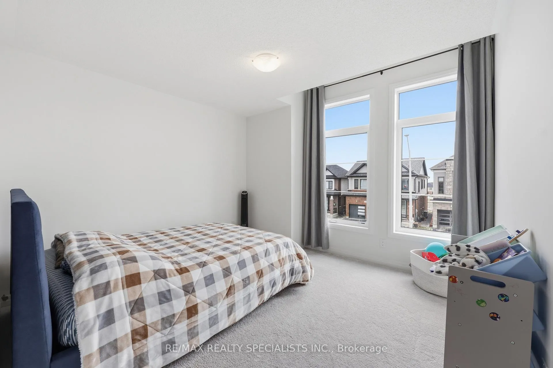 Photo 25 of 72 Yale Drive, Hamilton, Mount Hope — HOMEH