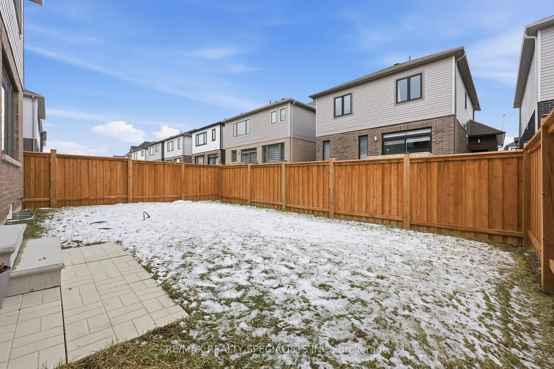 Photo 30 of 72 Yale Drive, Hamilton, Mount Hope — HOMEH