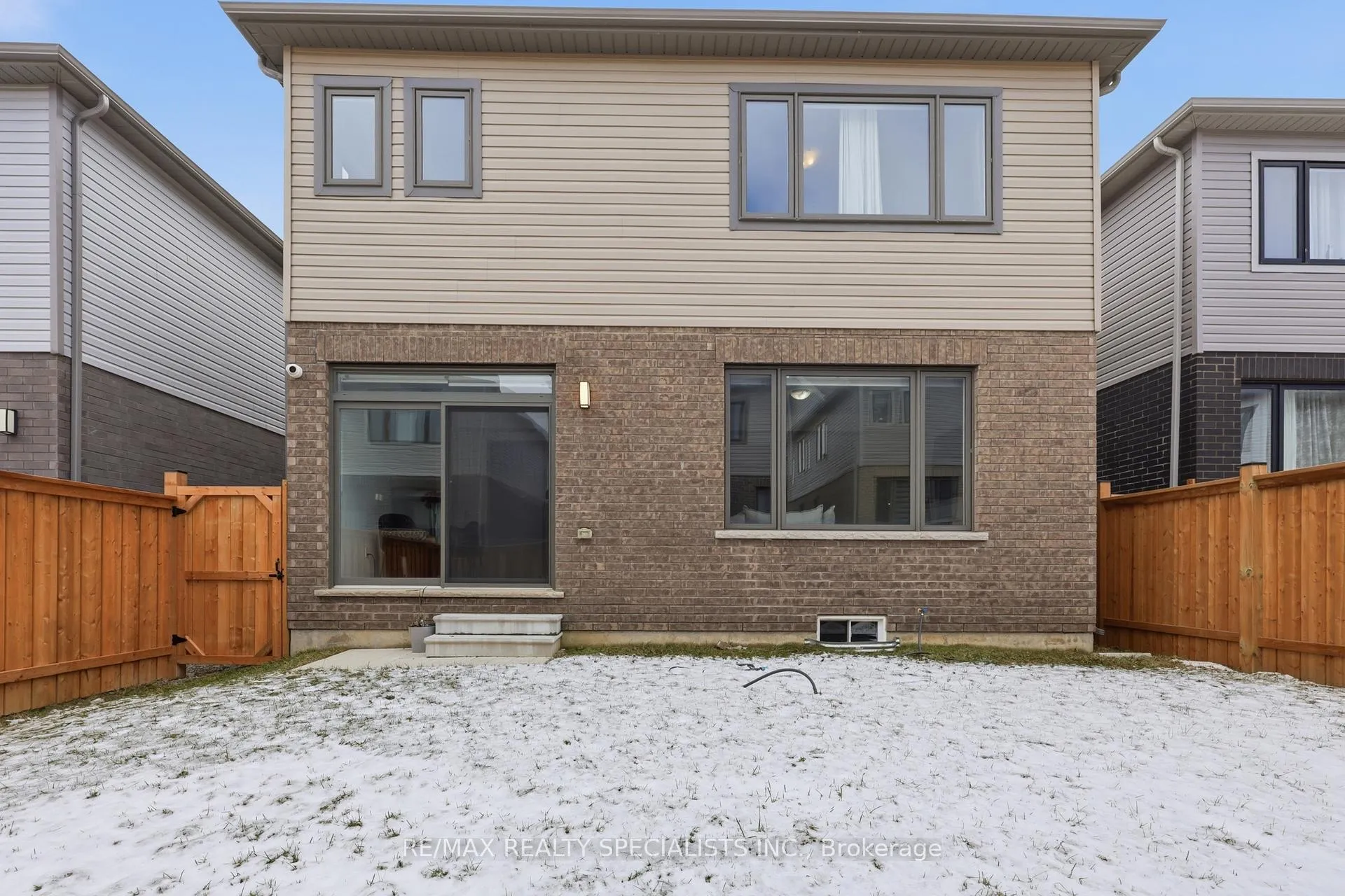 Photo 32 of 72 Yale Drive, Hamilton, Mount Hope — HOMEH