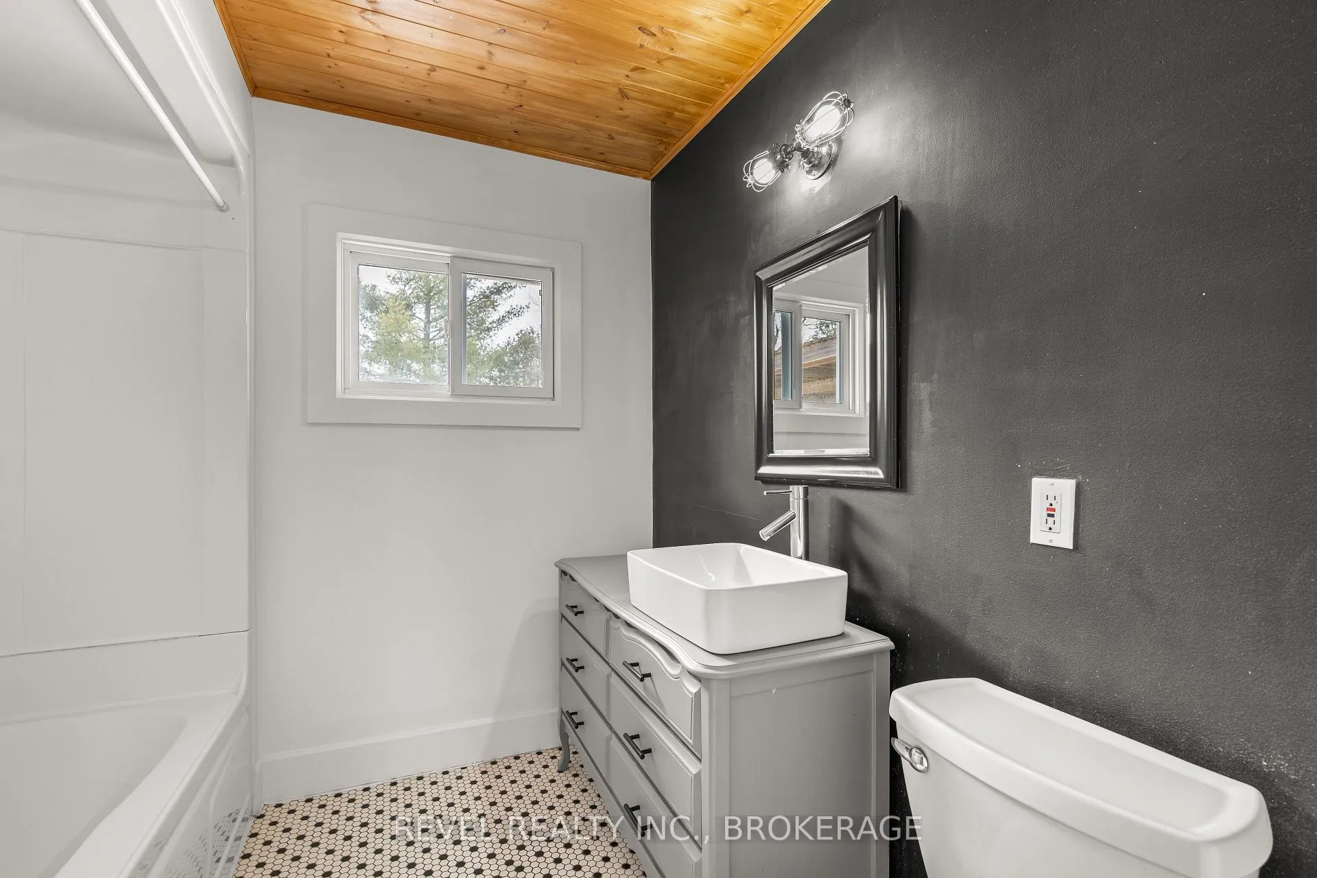 Photo 15 of 2159 Bur Brook Road, Kingston, City North of 401 — HOMEH