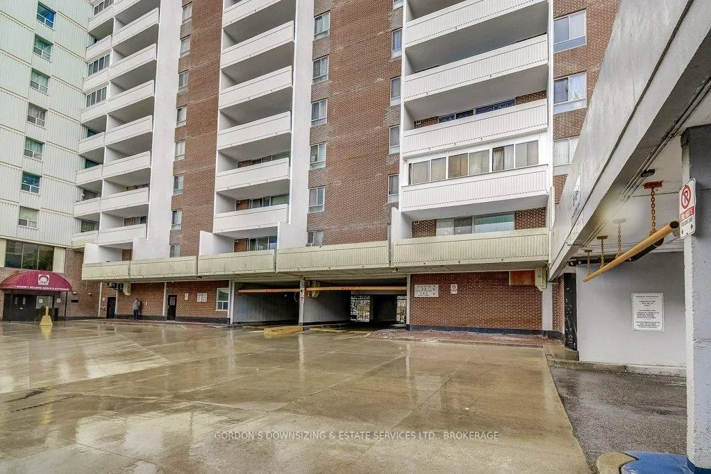 Photo 2 of Unit 301, 6 Crescent Town Road, Toronto, Crescent Town — HOMEH