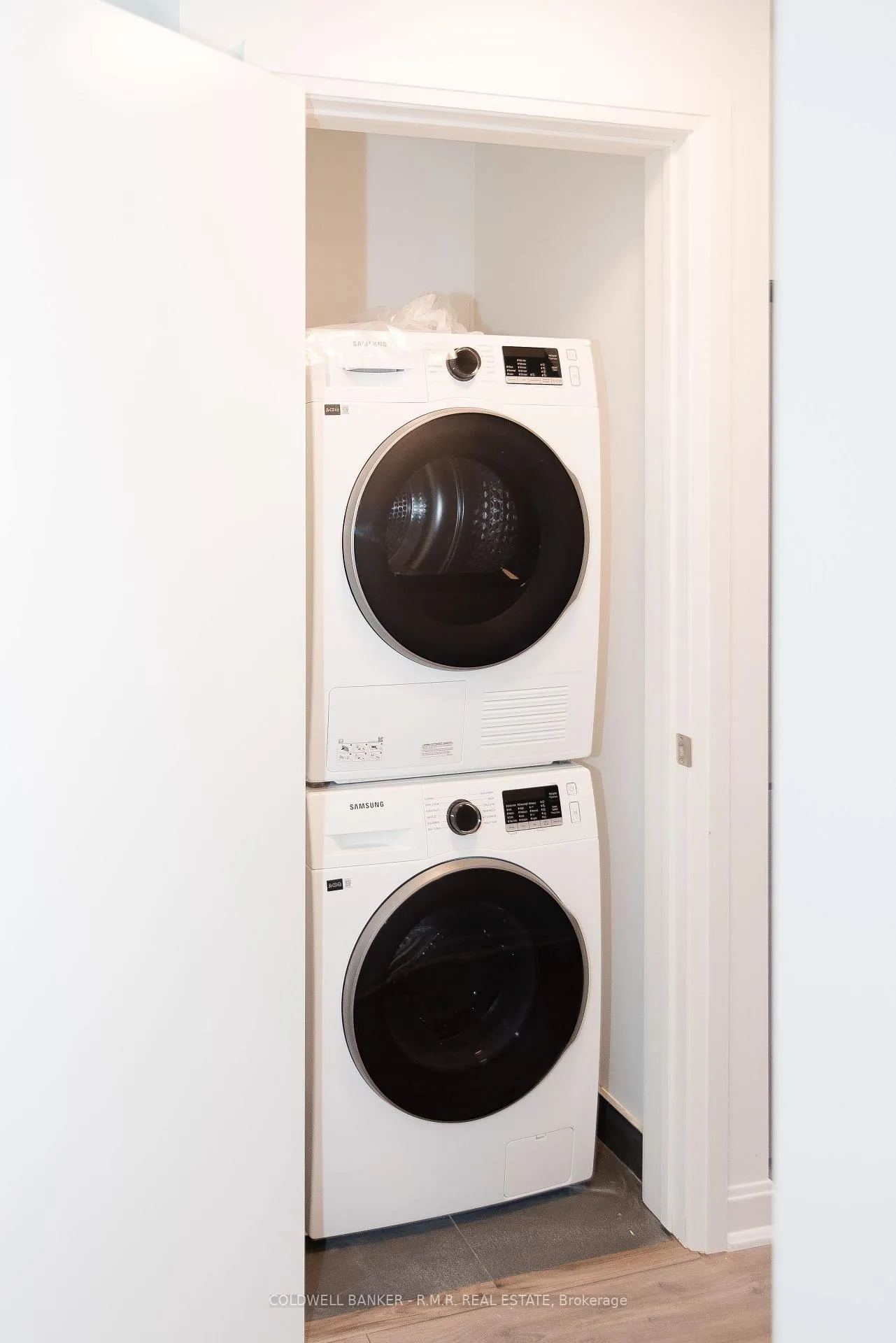 Photo 7 of Unit 611, 223 Princess Street, Kingston, East of Sir John A. Blvd — HOMEH