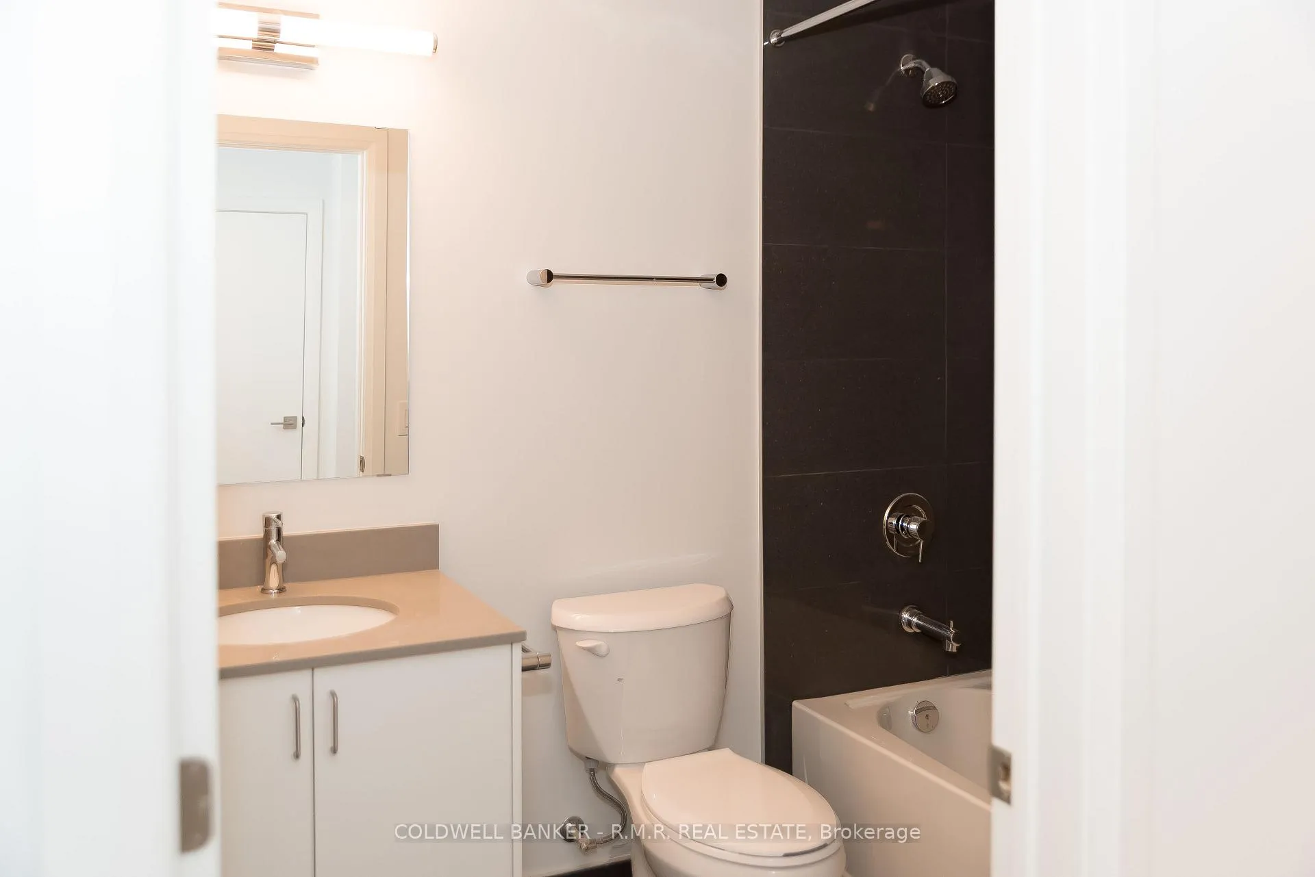 Photo 11 of Unit 611, 223 Princess Street, Kingston, East of Sir John A. Blvd — HOMEH