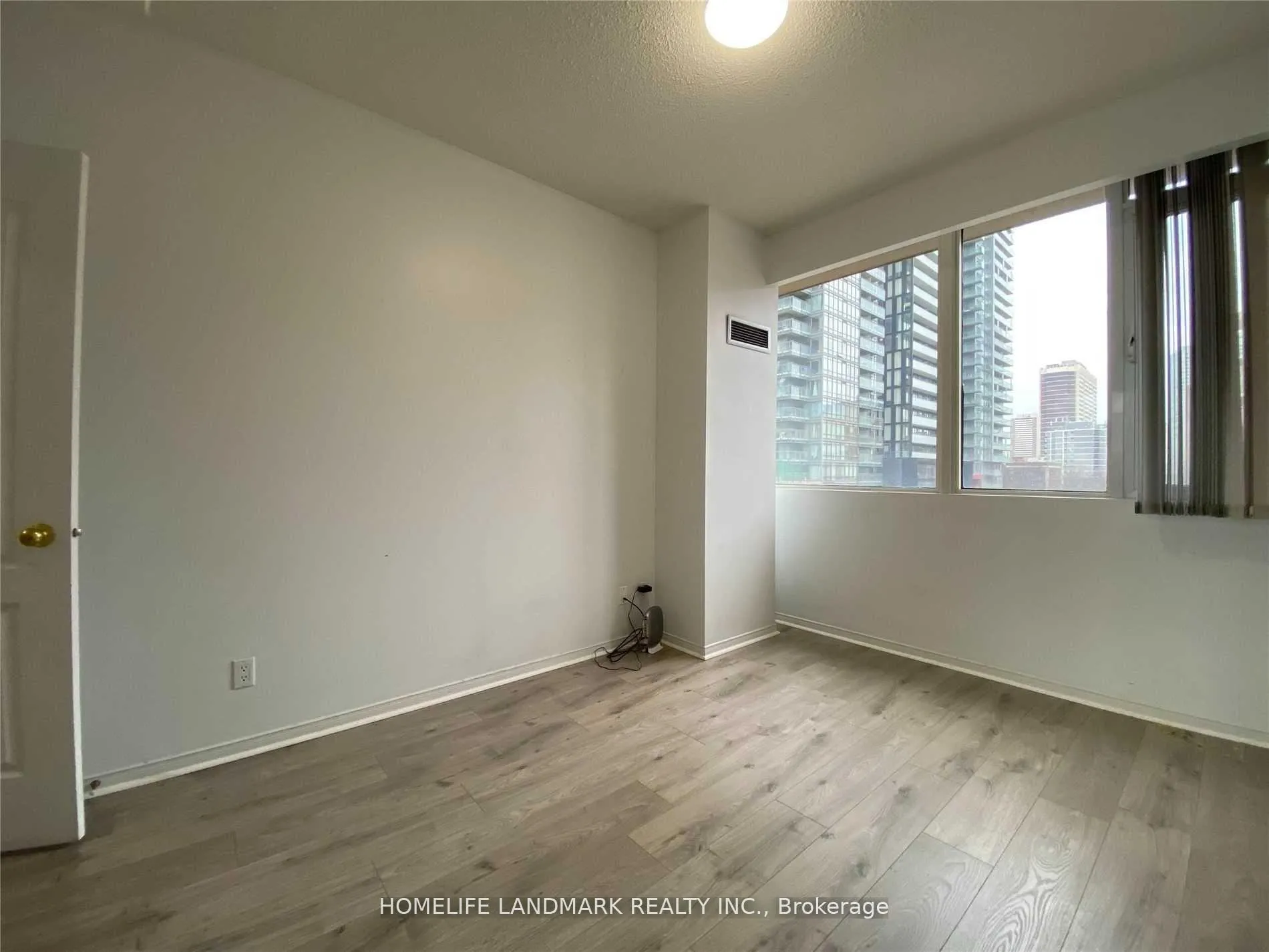 Photo 11 of Unit 407, 555 Yonge Street, Toronto, Church-Yonge Corridor — HOMEH