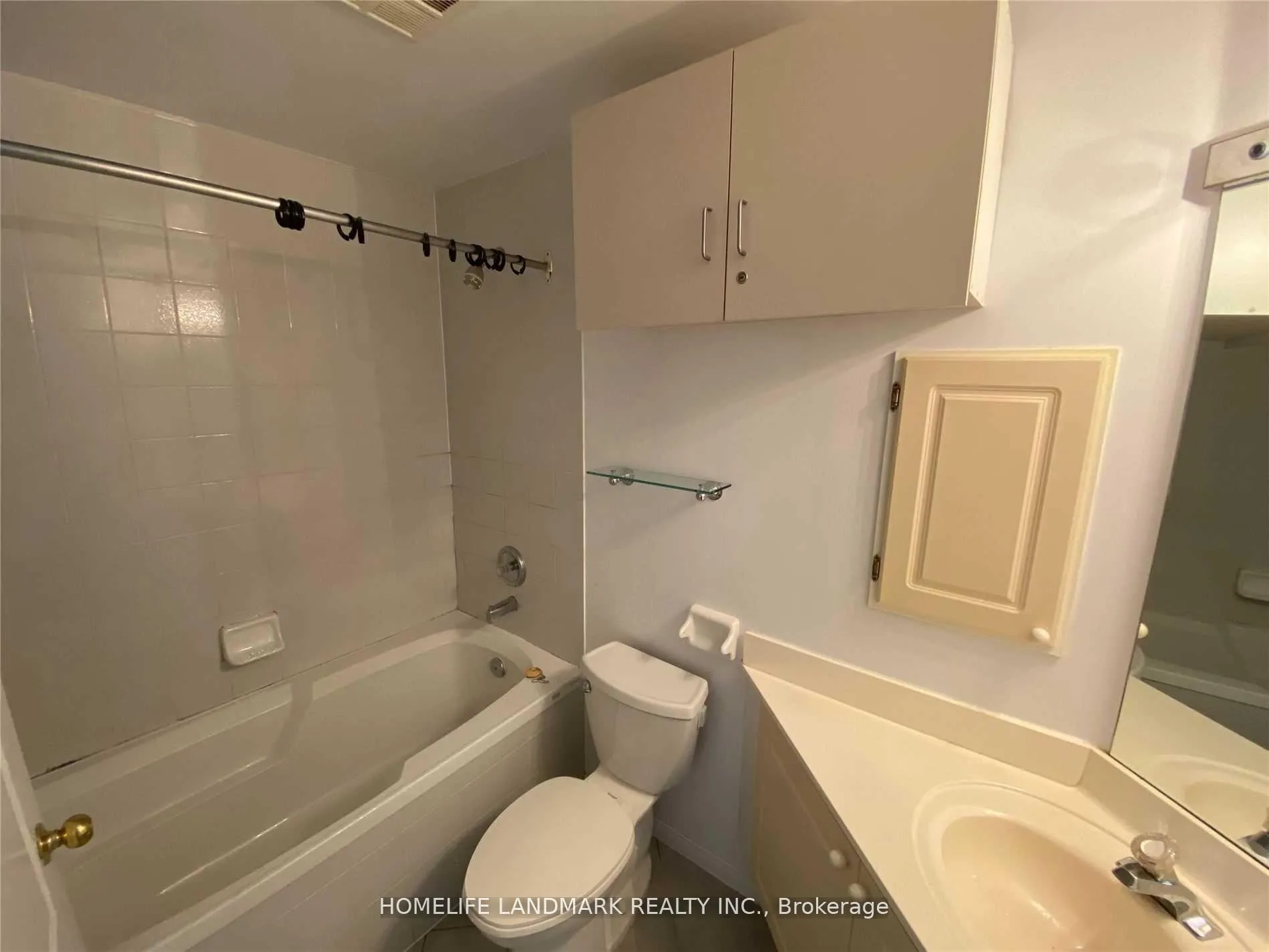 Photo 13 of Unit 407, 555 Yonge Street, Toronto, Church-Yonge Corridor — HOMEH
