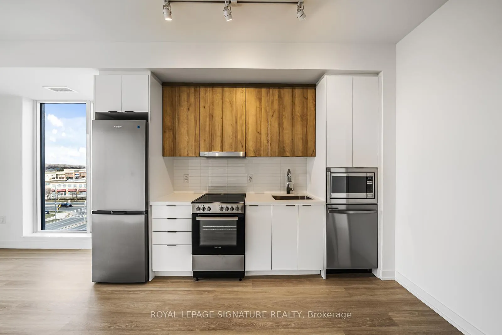 Photo 4 of Unit A-637, 9763 Markham Road, Markham, Greensborough — HOMEH