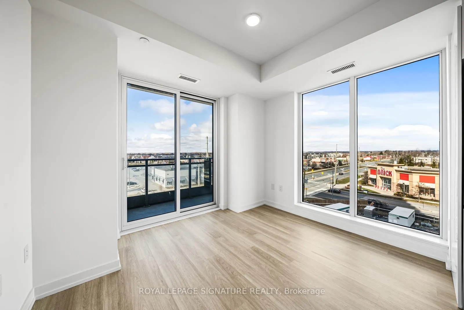 Photo 7 of Unit A-637, 9763 Markham Road, Markham, Greensborough — HOMEH