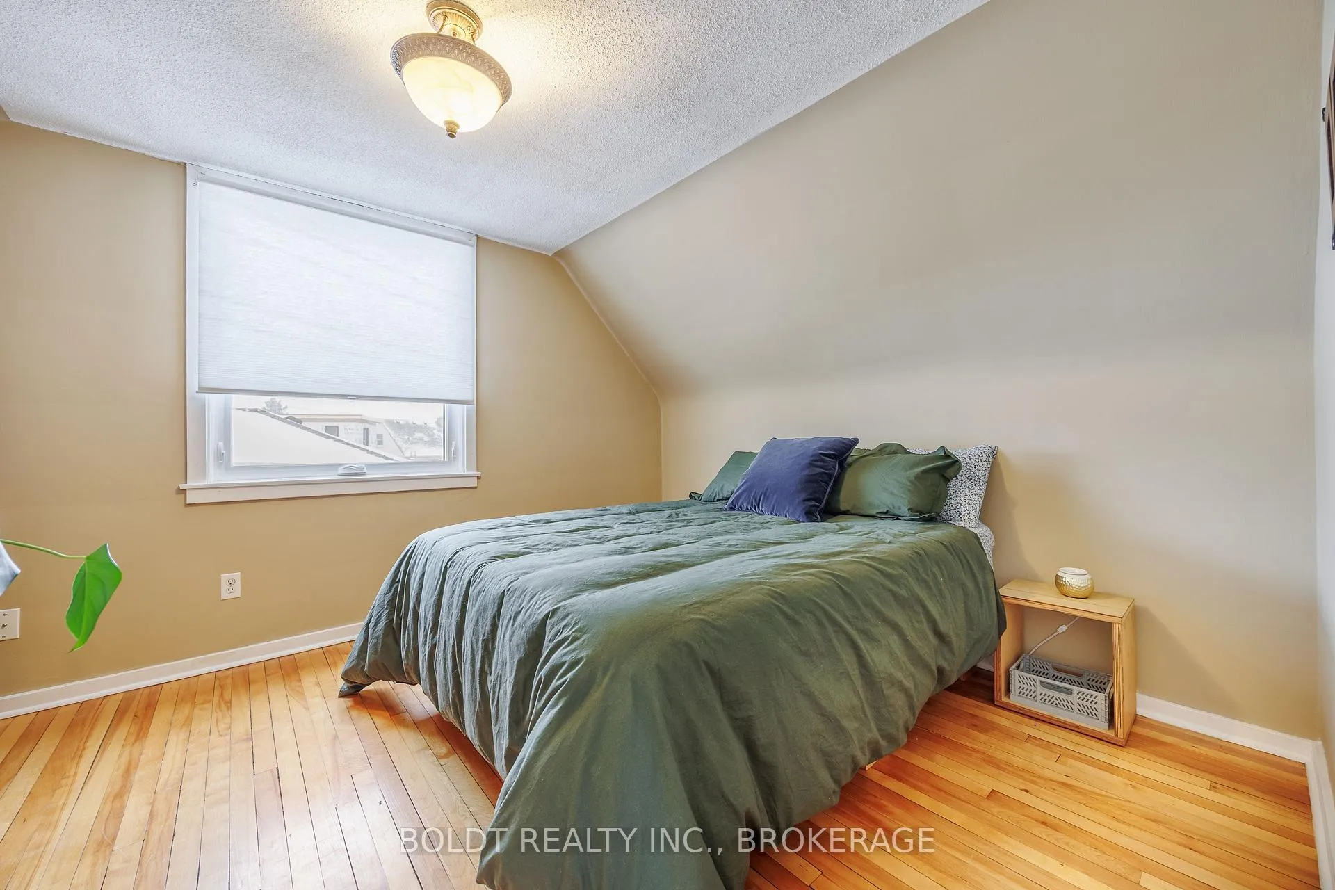 Photo 17 of 12 Princess Street, St. Catharines, E. Chester — HOMEH