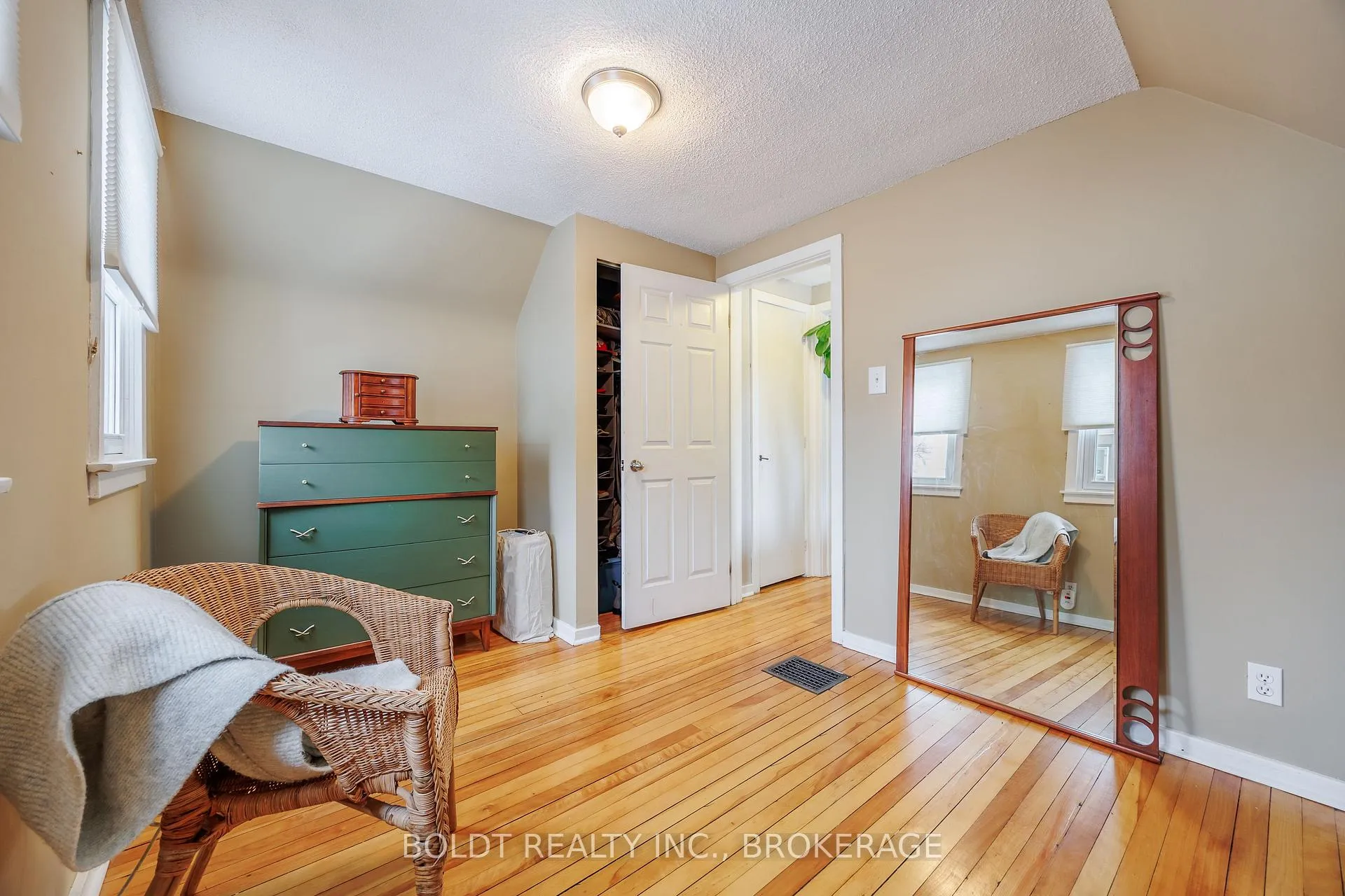 Photo 20 of 12 Princess Street, St. Catharines, E. Chester — HOMEH
