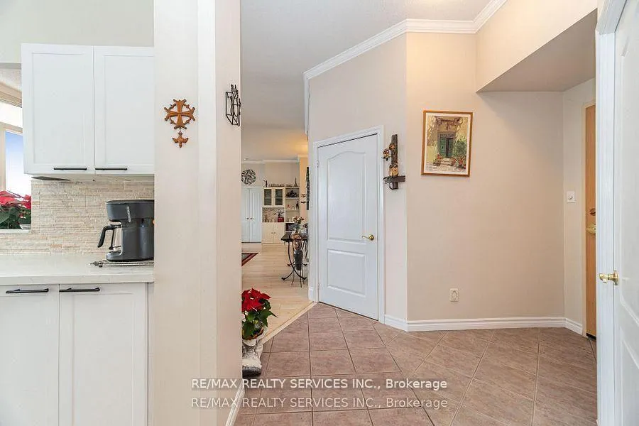 Photo 7 of Unit PH03, 7 Dayspring Circle, Brampton, Goreway Drive Corridor — HOMEH