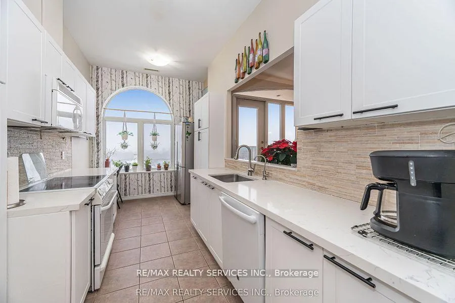 Photo 17 of Unit PH03, 7 Dayspring Circle, Brampton, Goreway Drive Corridor — HOMEH