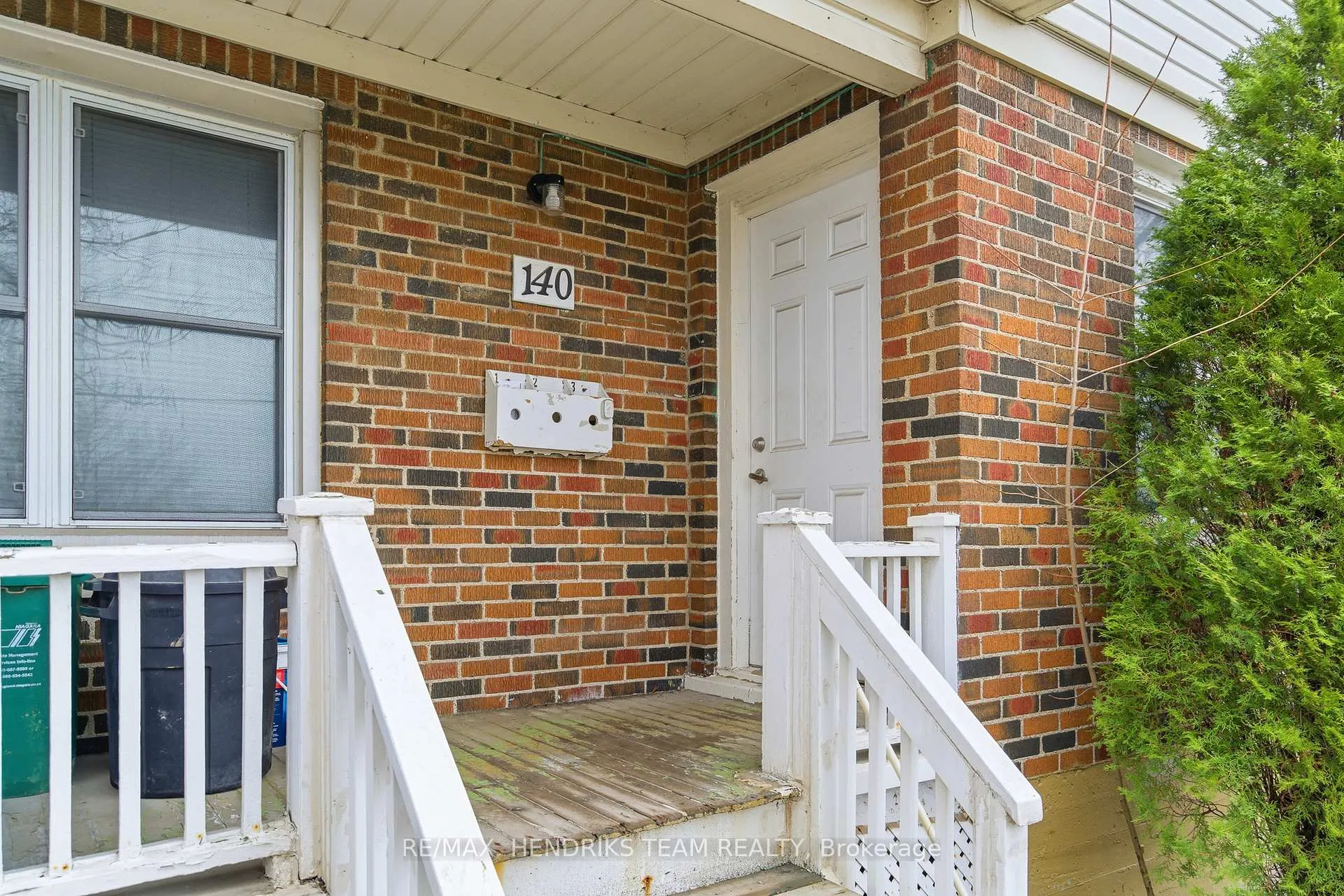 Front of 140 Eastchester Avenue