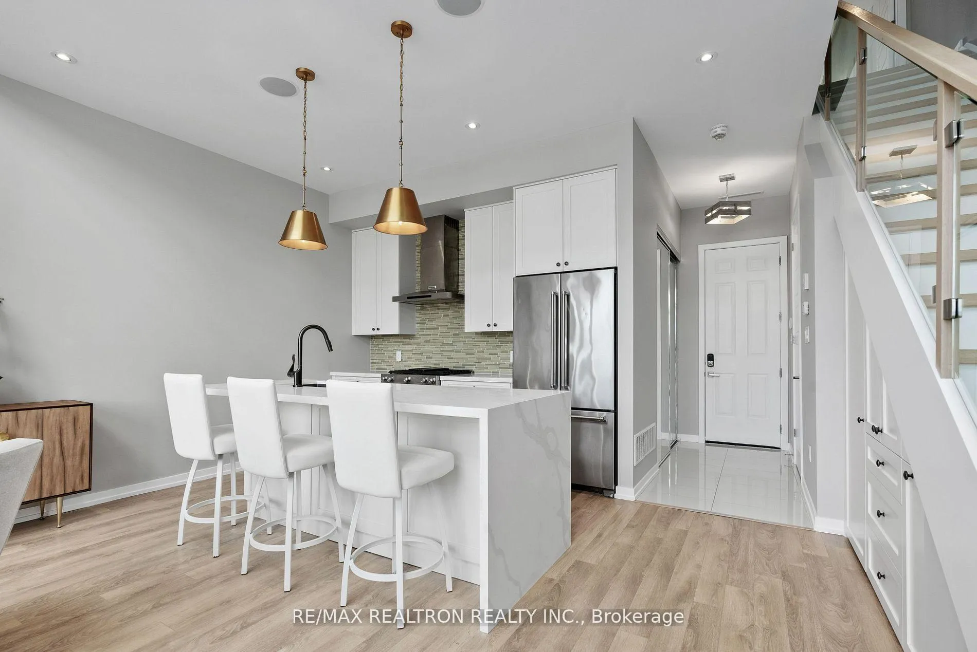 Photo 7 of 3717 Mangusta Court, Innisfil, Rural Innisfil — HOMEH