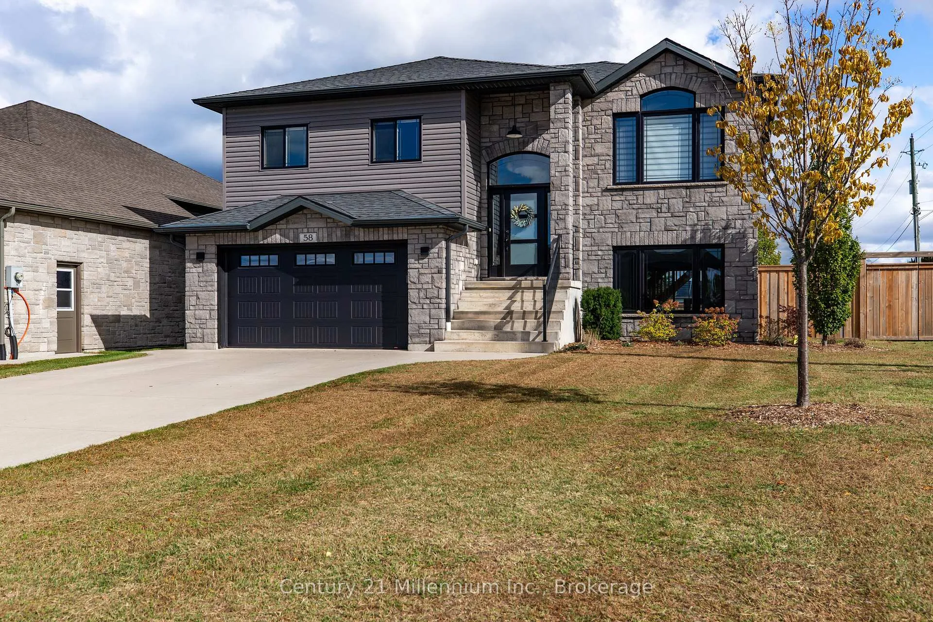 Photo 2 of 58 Lakefield Drive, Kincardine — HOMEH