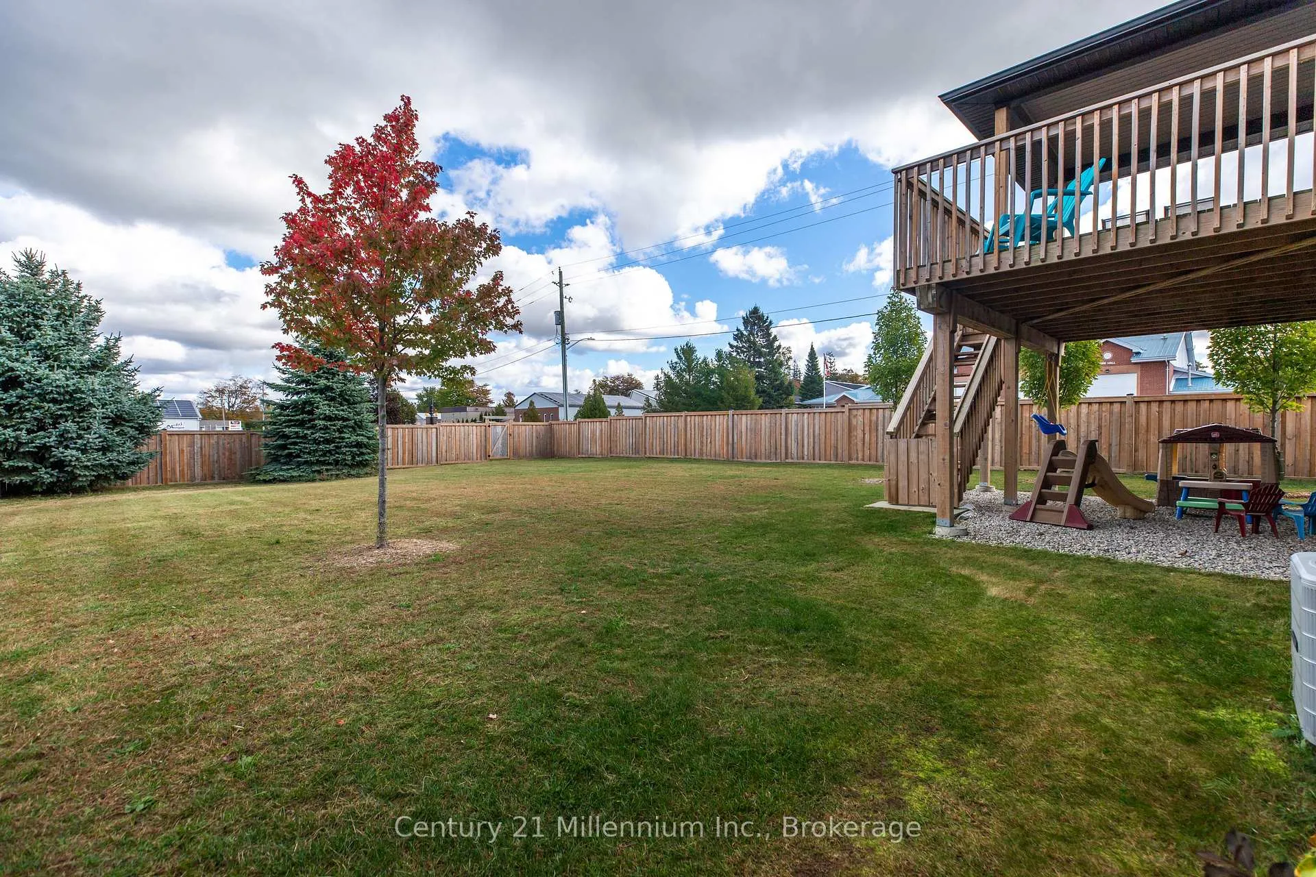 Photo 3 of 58 Lakefield Drive, Kincardine — HOMEH